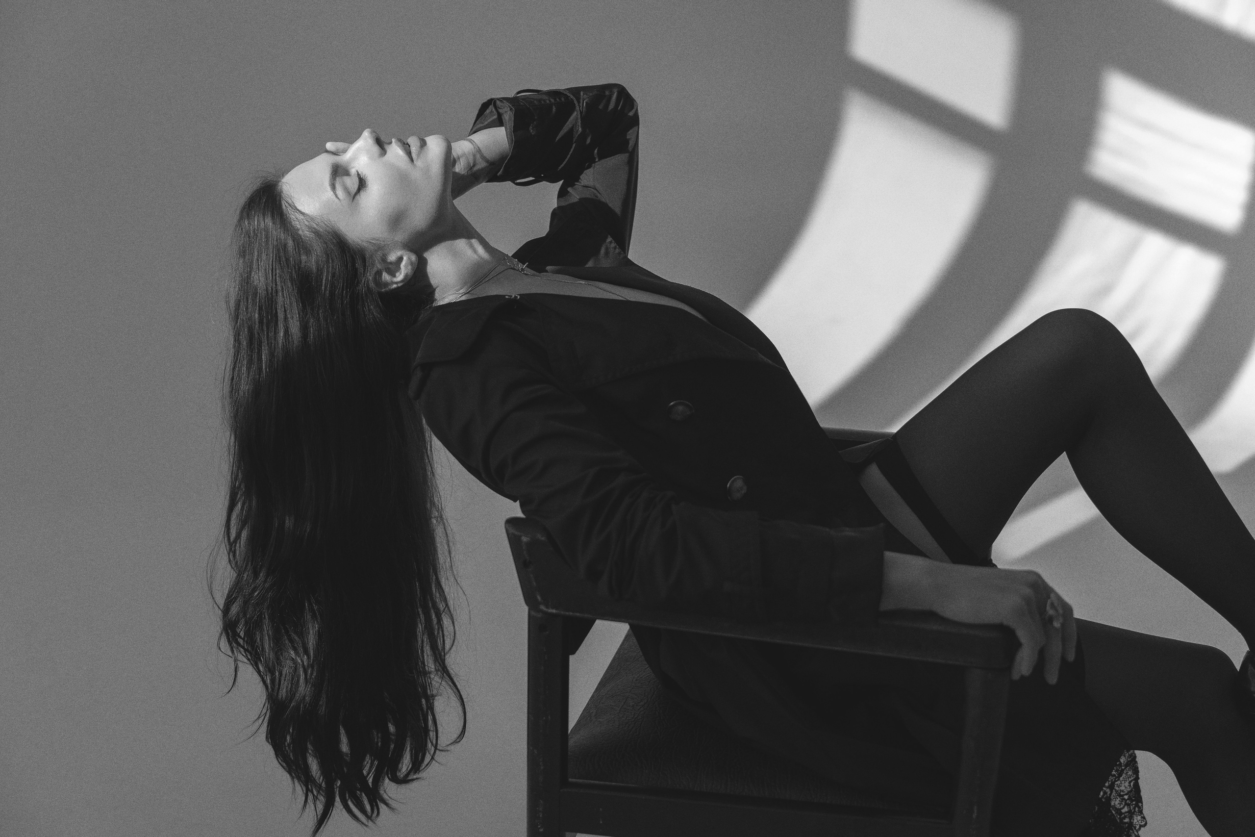 фотосессия в студии, жесткий свет, портрет девушки