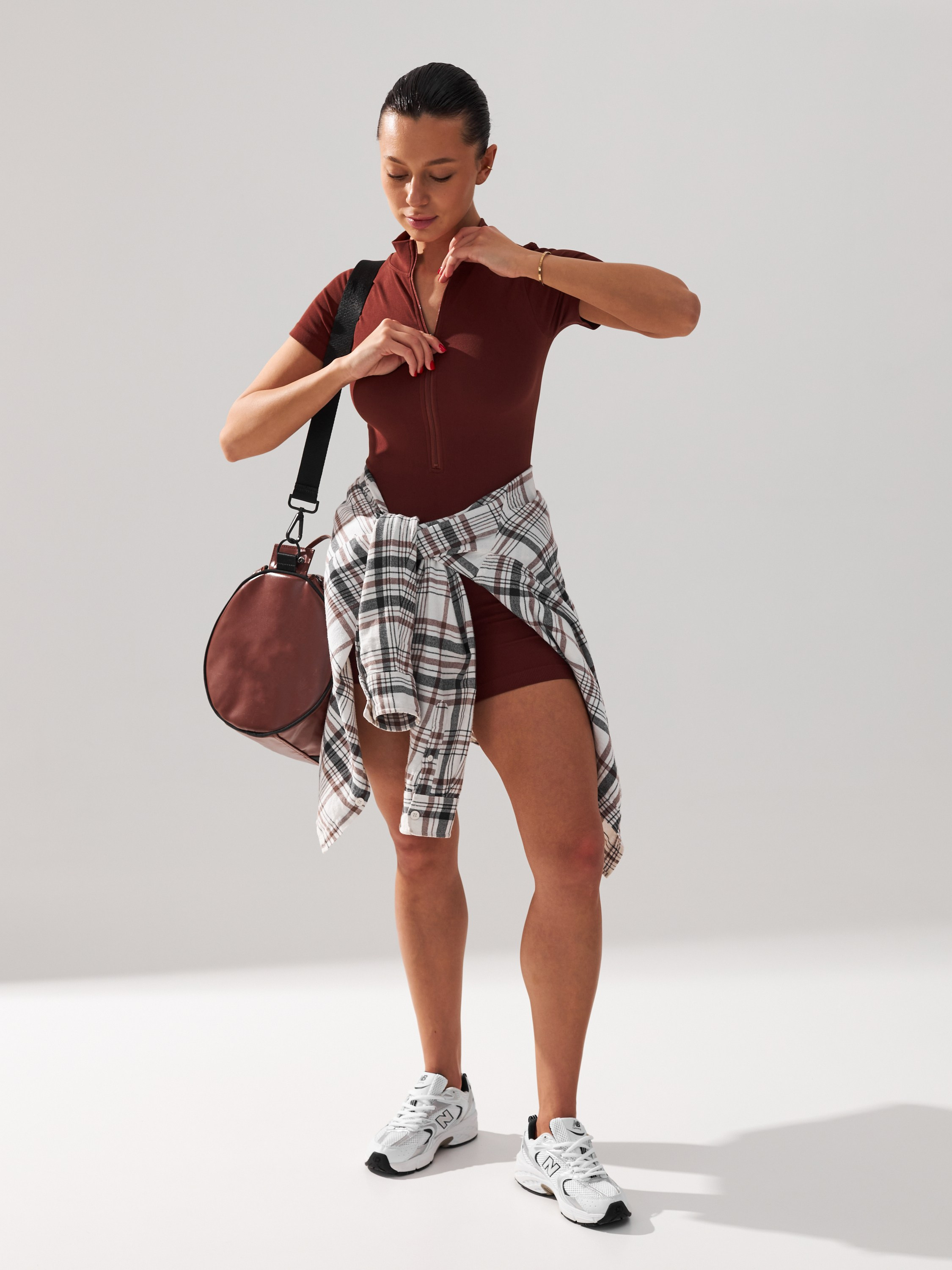 Фотосъемка спортивных комбинезонов Екатеринбург Wildberries ВБ Ozon Озон фотосессия одежды Екб заказать цена фотосъемка товара WB карточки. Фотограф Екатеринбург Анастасия Жерновская | Маркетплейсы и нейрофото