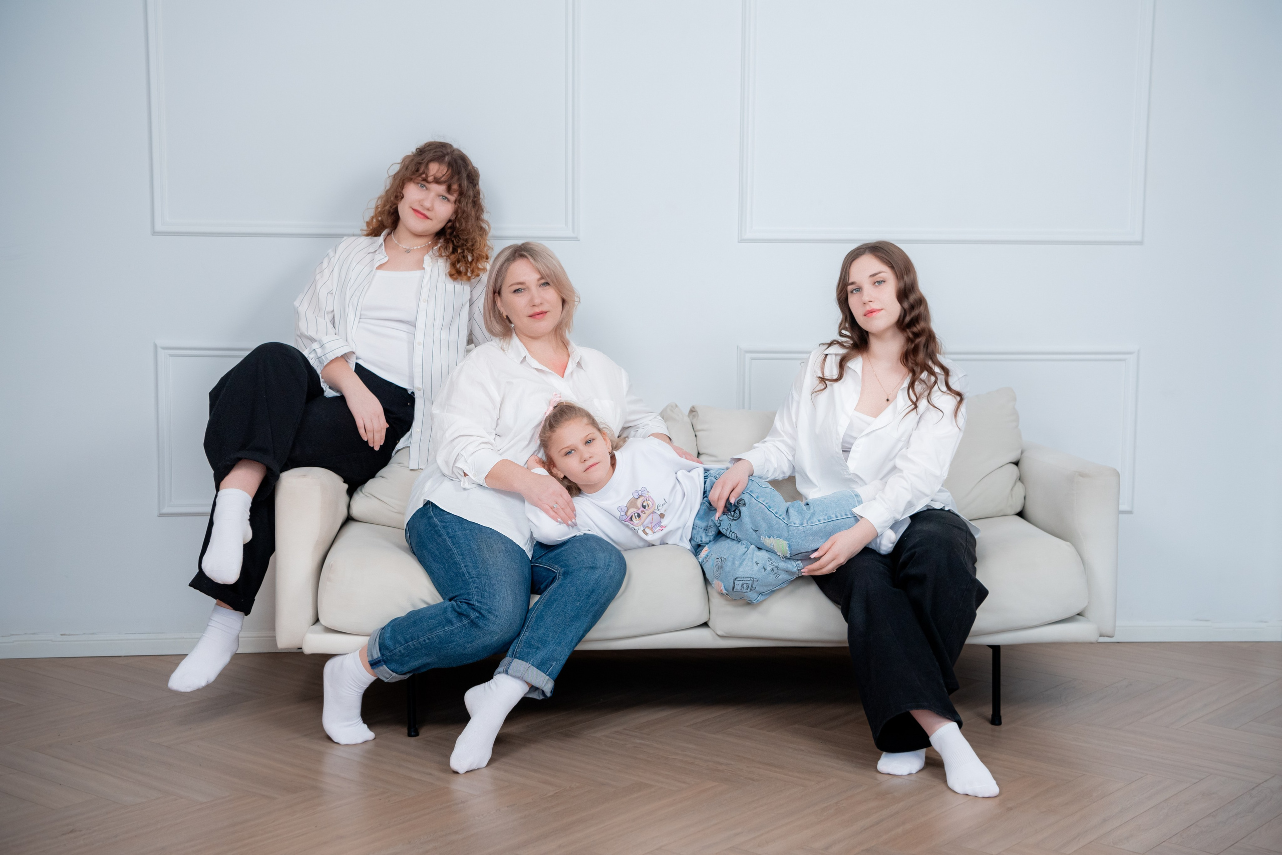 Мама и дочки. Студия Джой. Фотограф в Волгограде и Волжском Александр Горбань