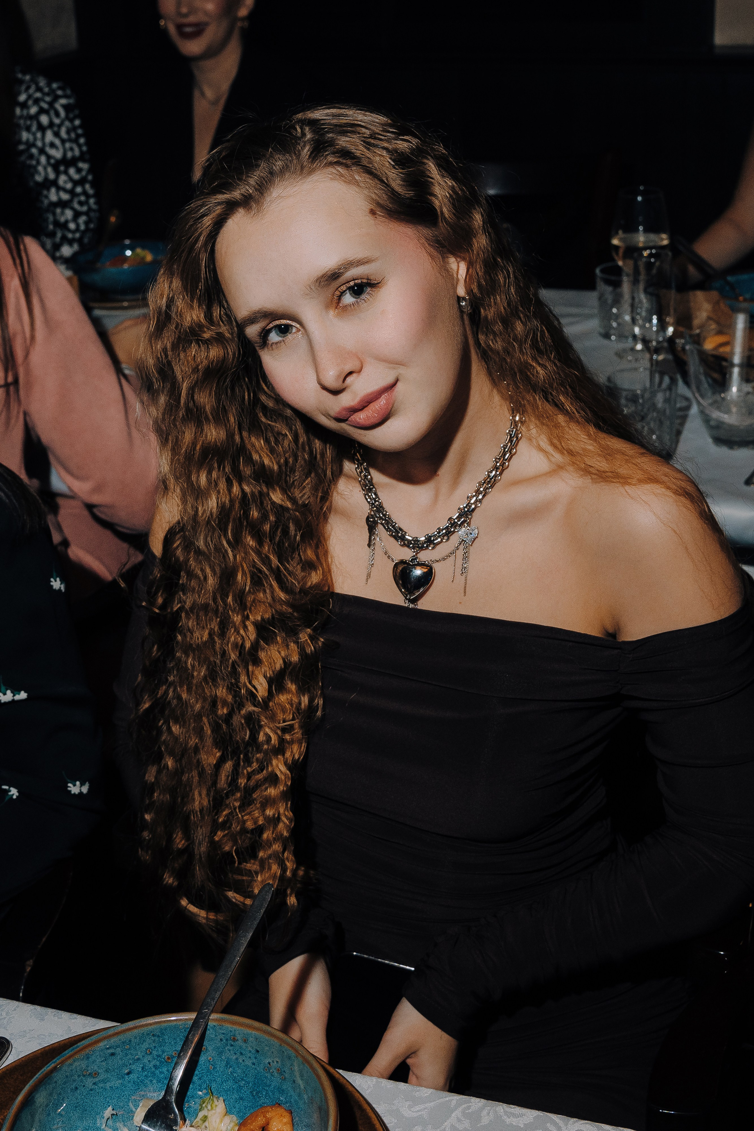 20 ЛЕТ МЕГАПОЛИС ЧЕЛЯБИНСК ХЕДЛАЙНЕР ЕЛКА. Репортажный фотограф Зуев Роман г. Челябинск