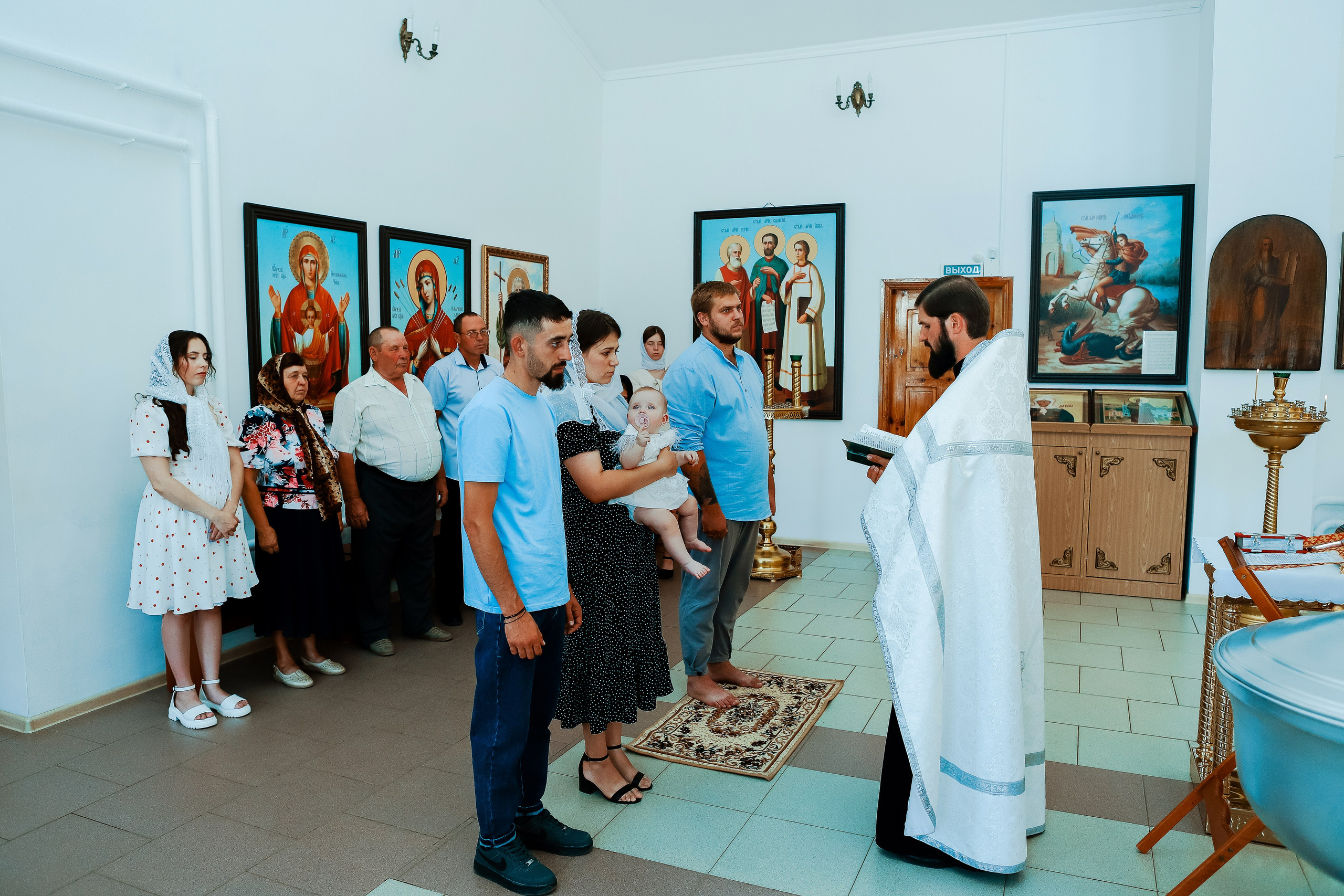 Таинство Крещения Отца и Дочери. Свадебный фотограф Евгения Фролова г. Каменск-Шахтинский, Донецк, Ростов