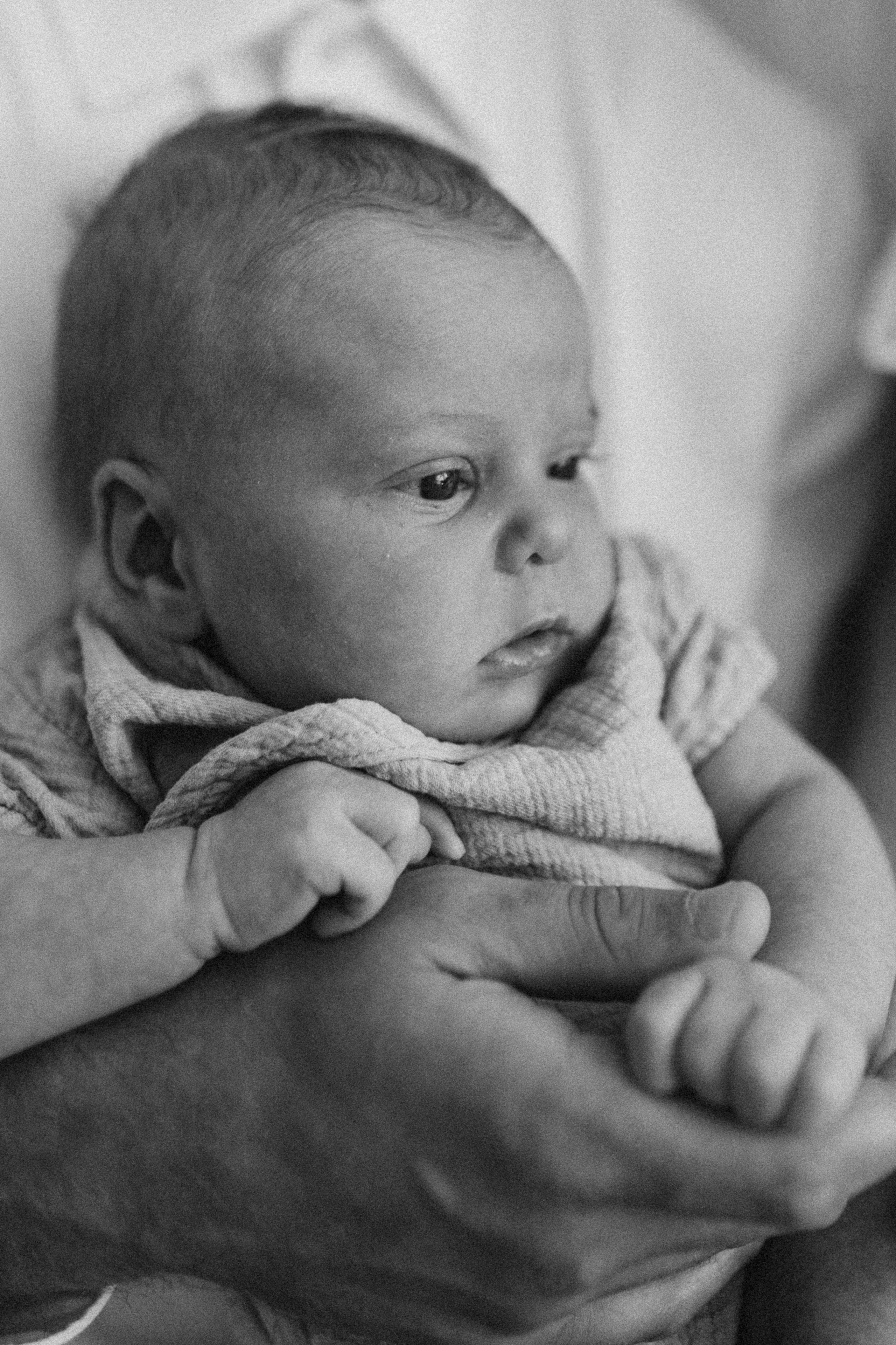 Séance newborn Sasha. Photographe des familles et enfants à Nantes et alentours