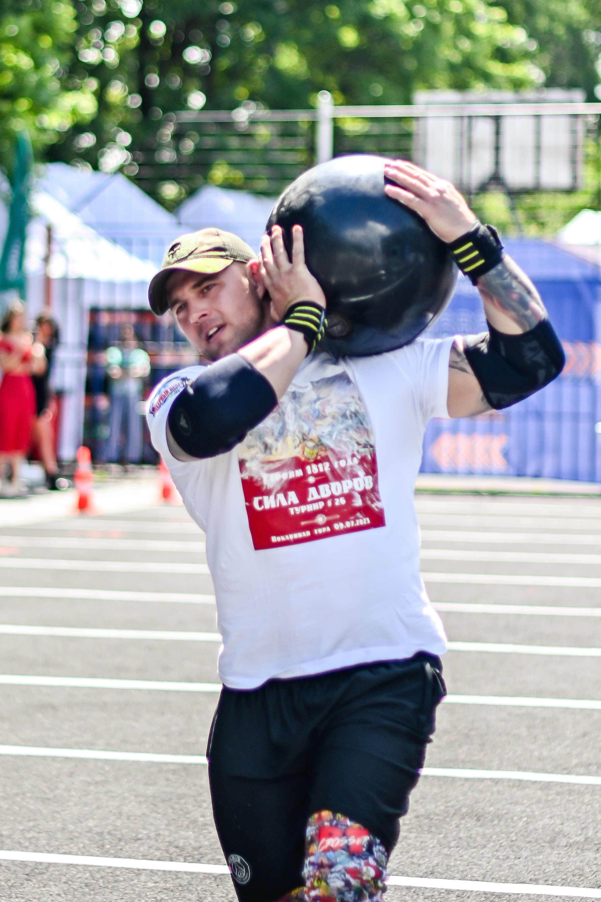 СТРОНГ. Фотограф для бизнесконтента, репортажей и семейного альбома в Москве