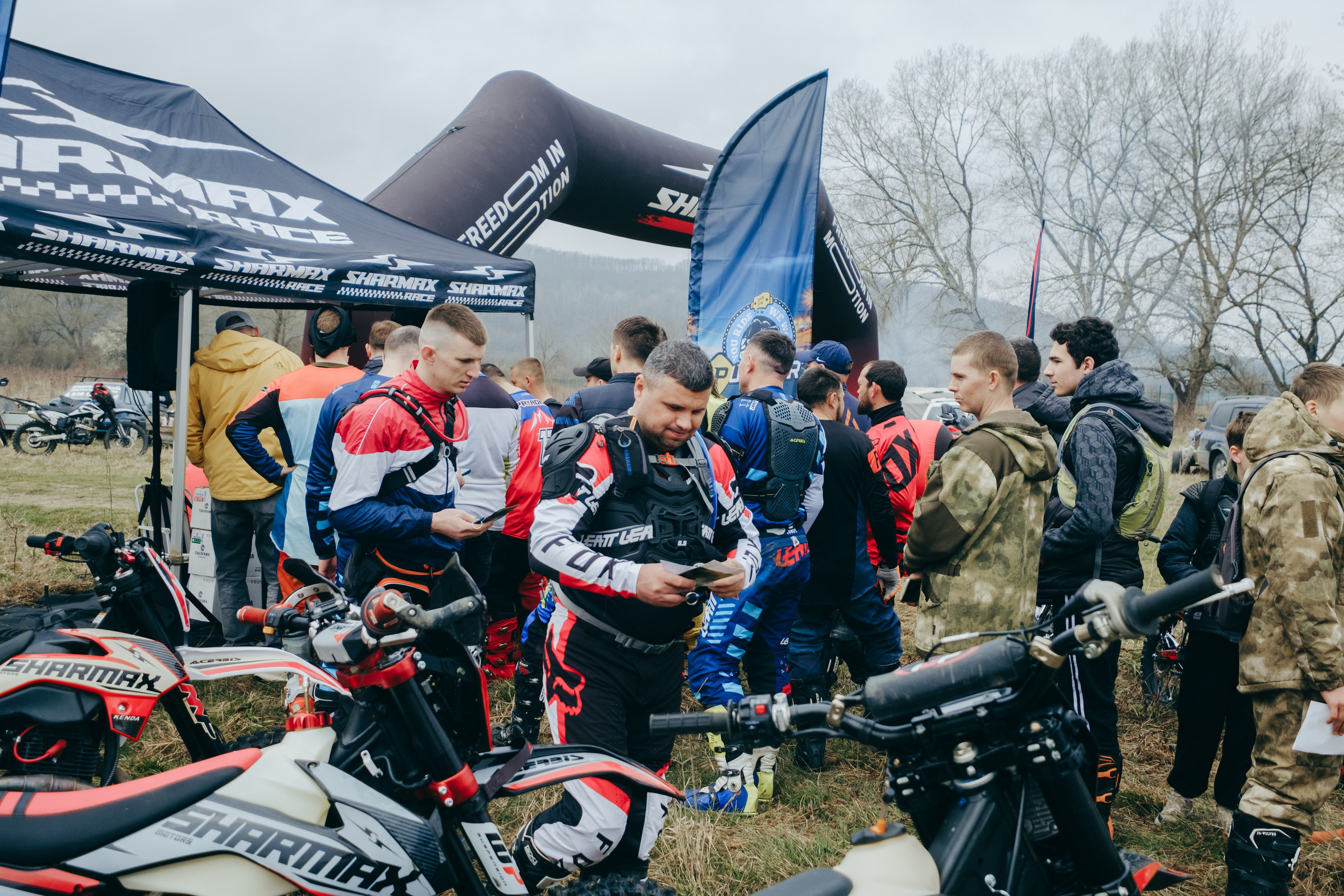 Эндуро Фест от Shamax Motors (Краснодар). Свадебный фотограф Денис Ожигин в Краснодаре и крае. Эмоциональная и стильная съемка вашего дня