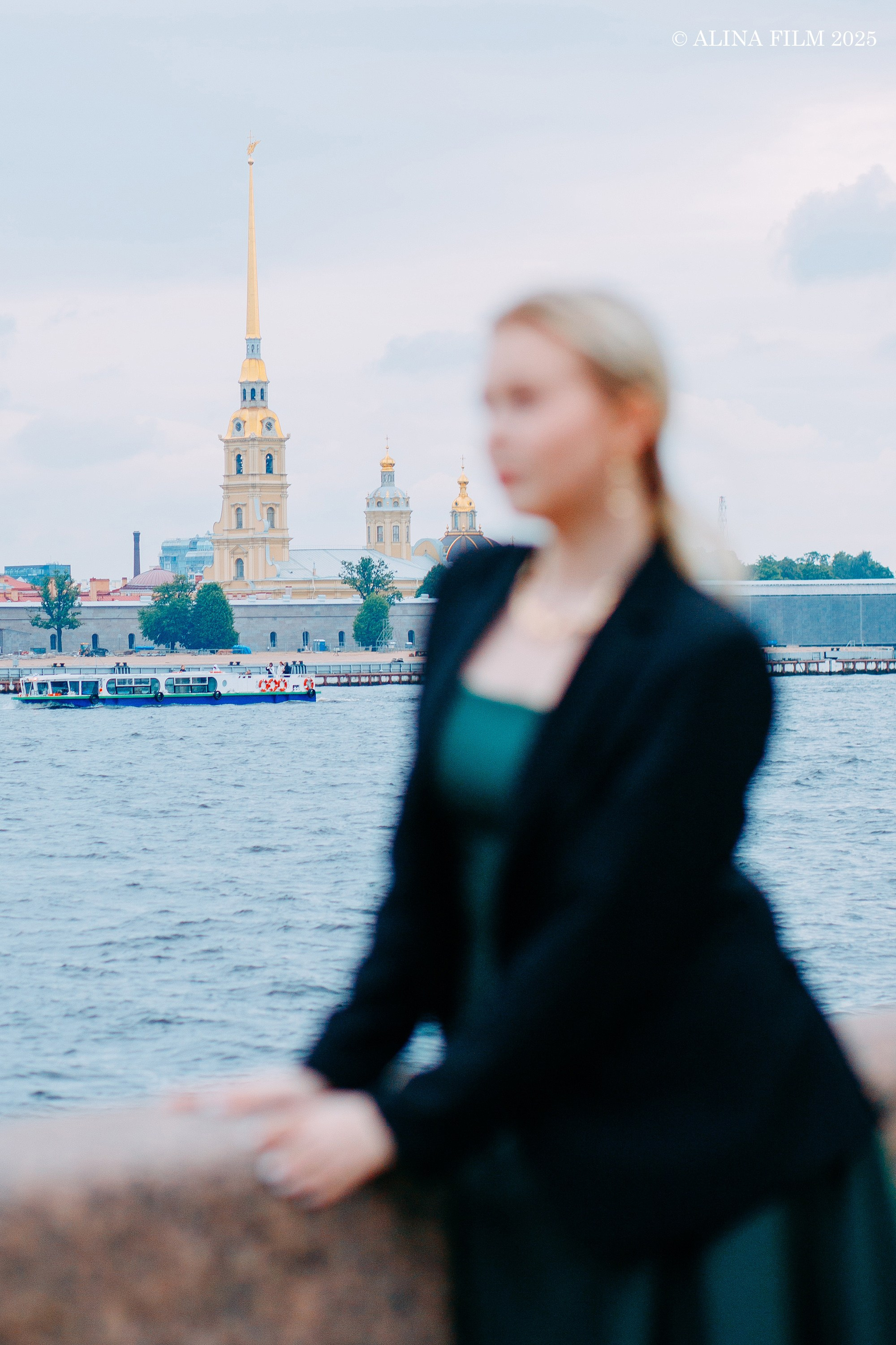 Фотопрогулка у Эрмитажа. Фотограф в Санкт-Петербурге Alina Film