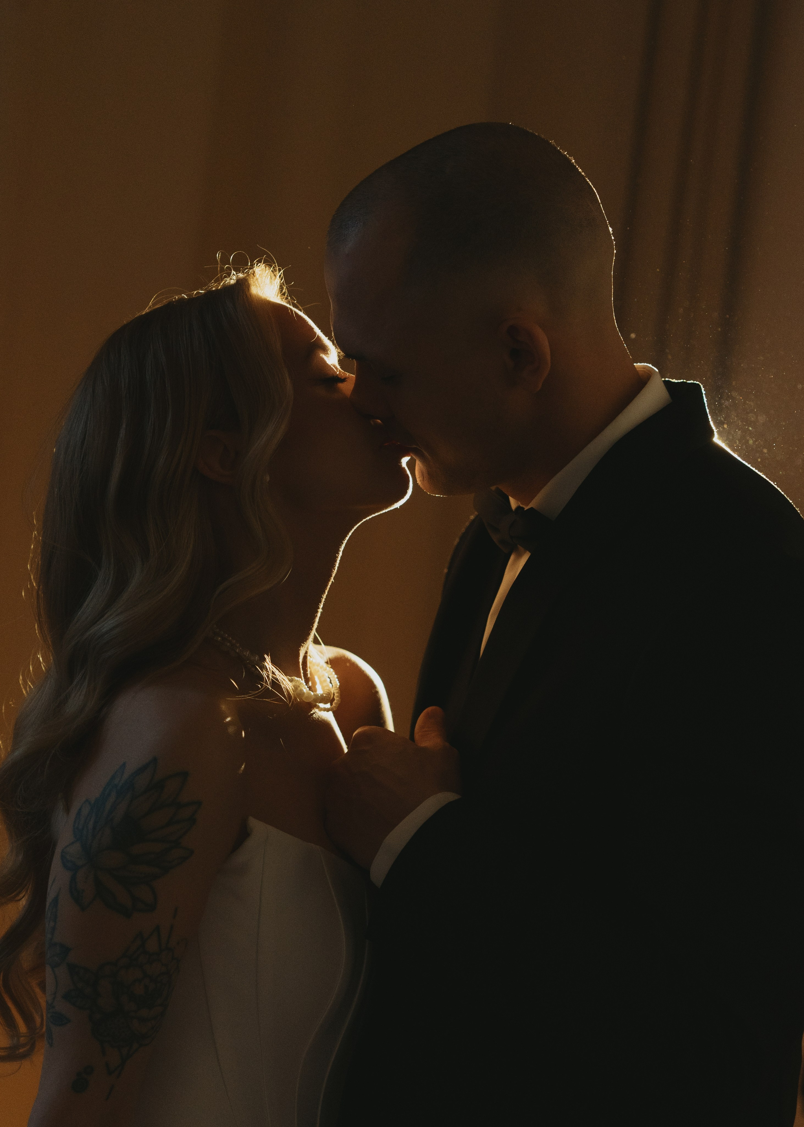 Свадебная фотосессия в Санкт-Петербурге. Свадебный фотограф Санкт-Петербург. Федосова Елизавета. Свадебная фотосессия в студии.