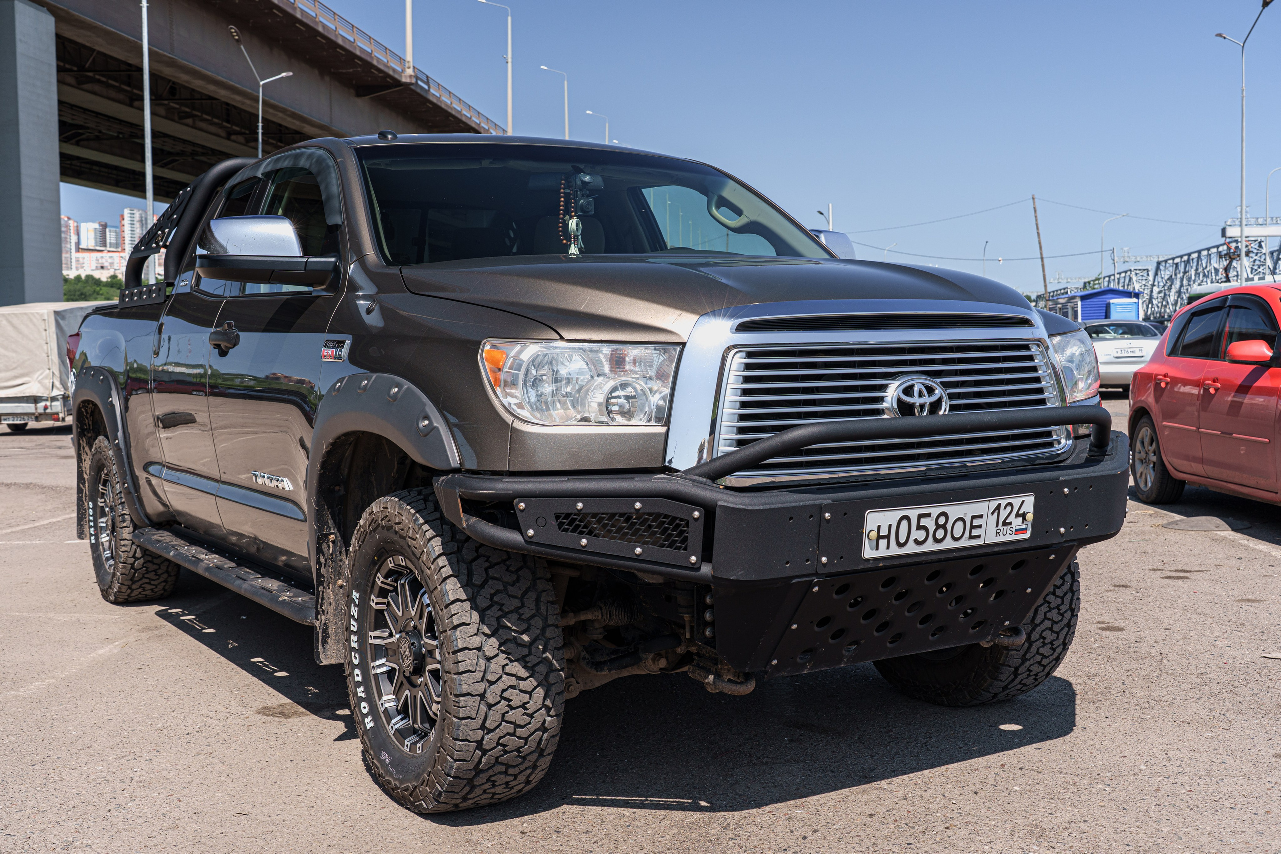 Toyota Tundra. Интерьерный фотограф и ретушер в Красноярске Денис Антропов