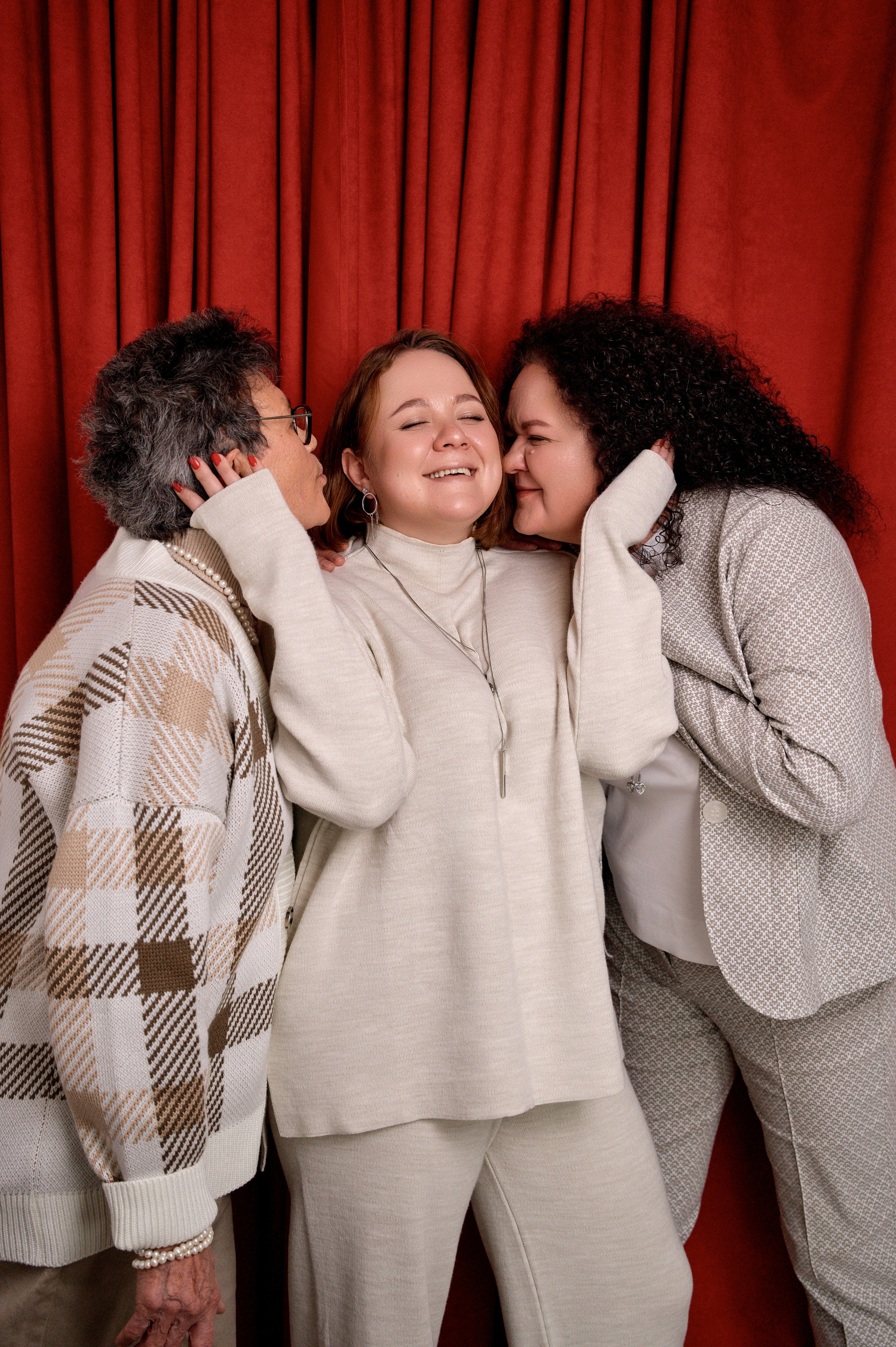 Семейная фотосессия для Лилии — тёплая съёмка в студии | Иван Третьяков, фотограф Новокузнецк