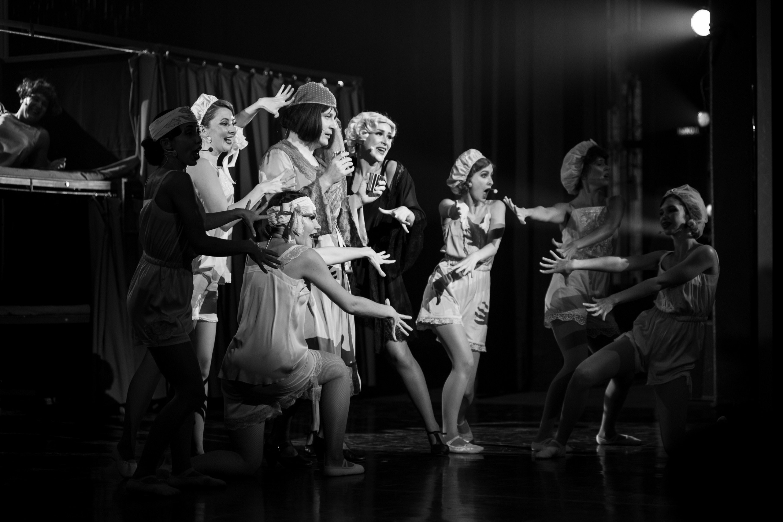 В джазе только девушки | Музыкальный театр Кузбасса