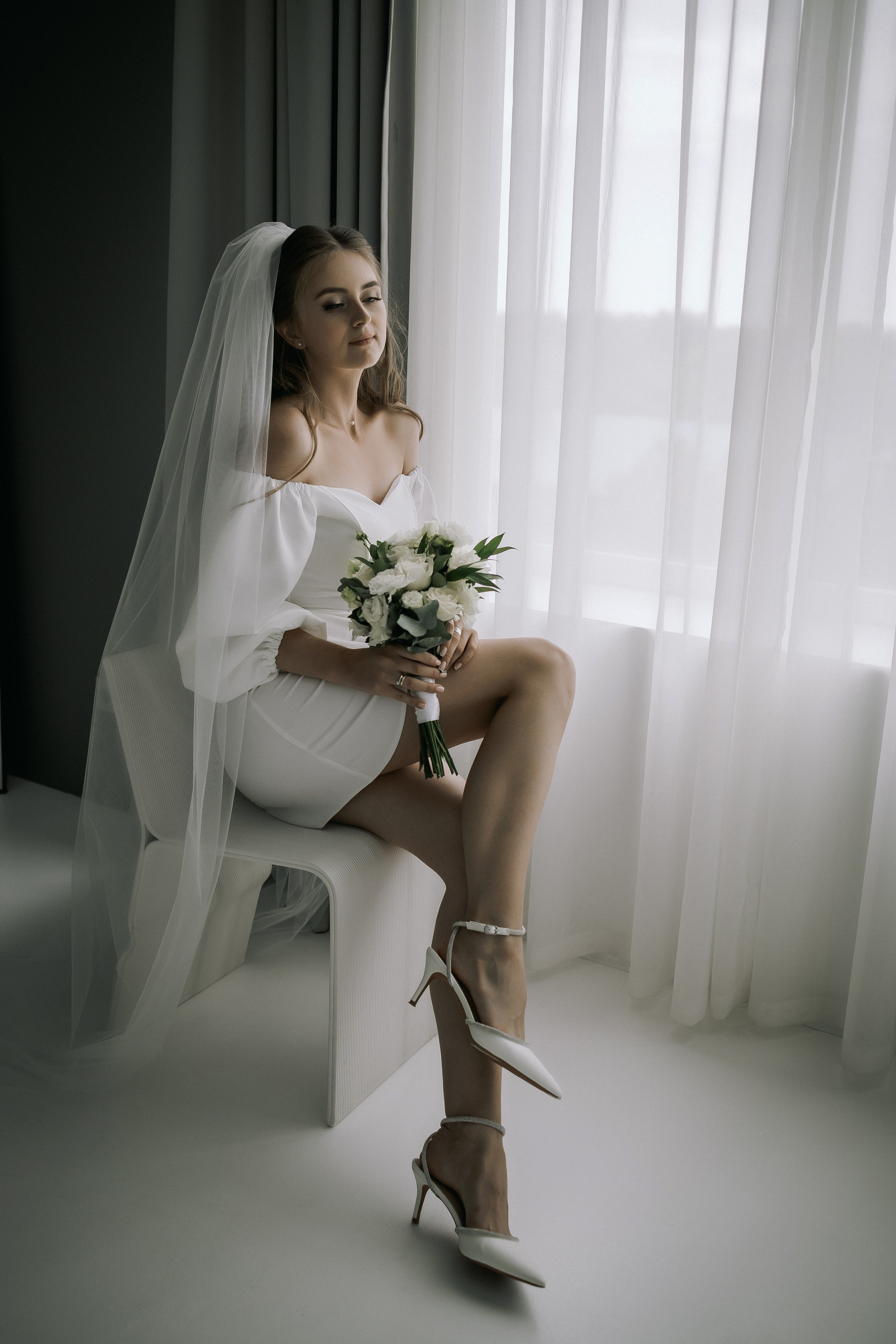 Свадебная прогулка. Эвелина и Дмитрий. Свадебная фотография. Арина Рубах