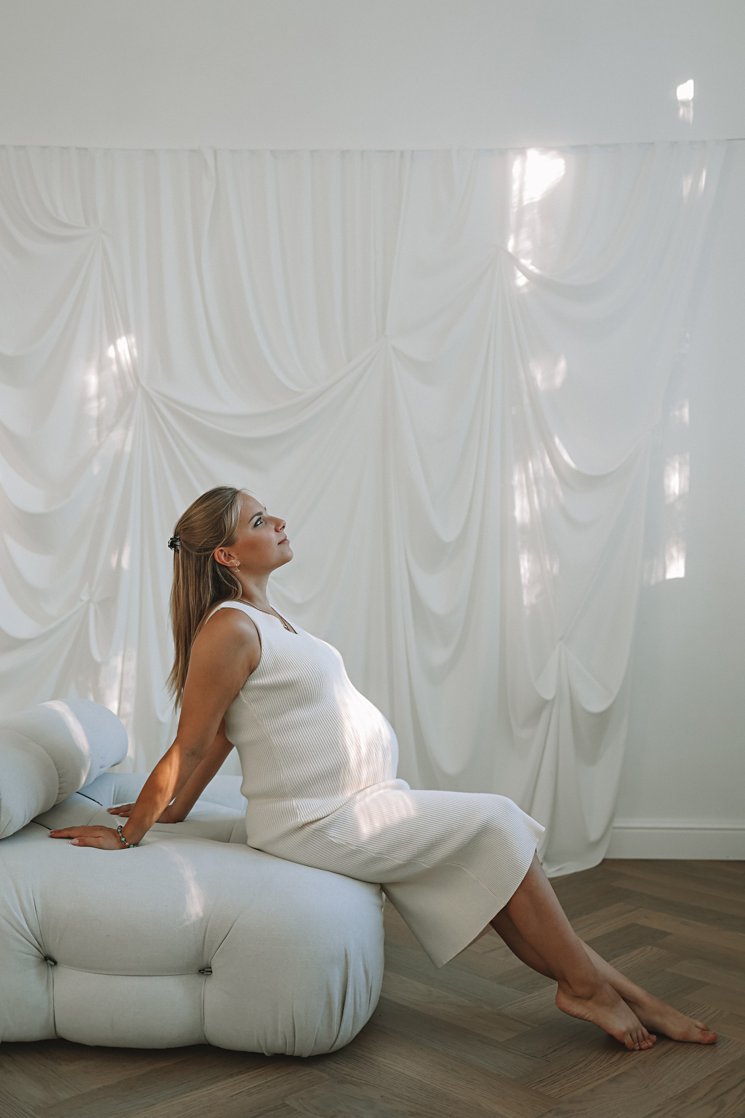 Квартира (беременность). Семейный фотограф Тюмень, фотограф на роды Салмина Мария