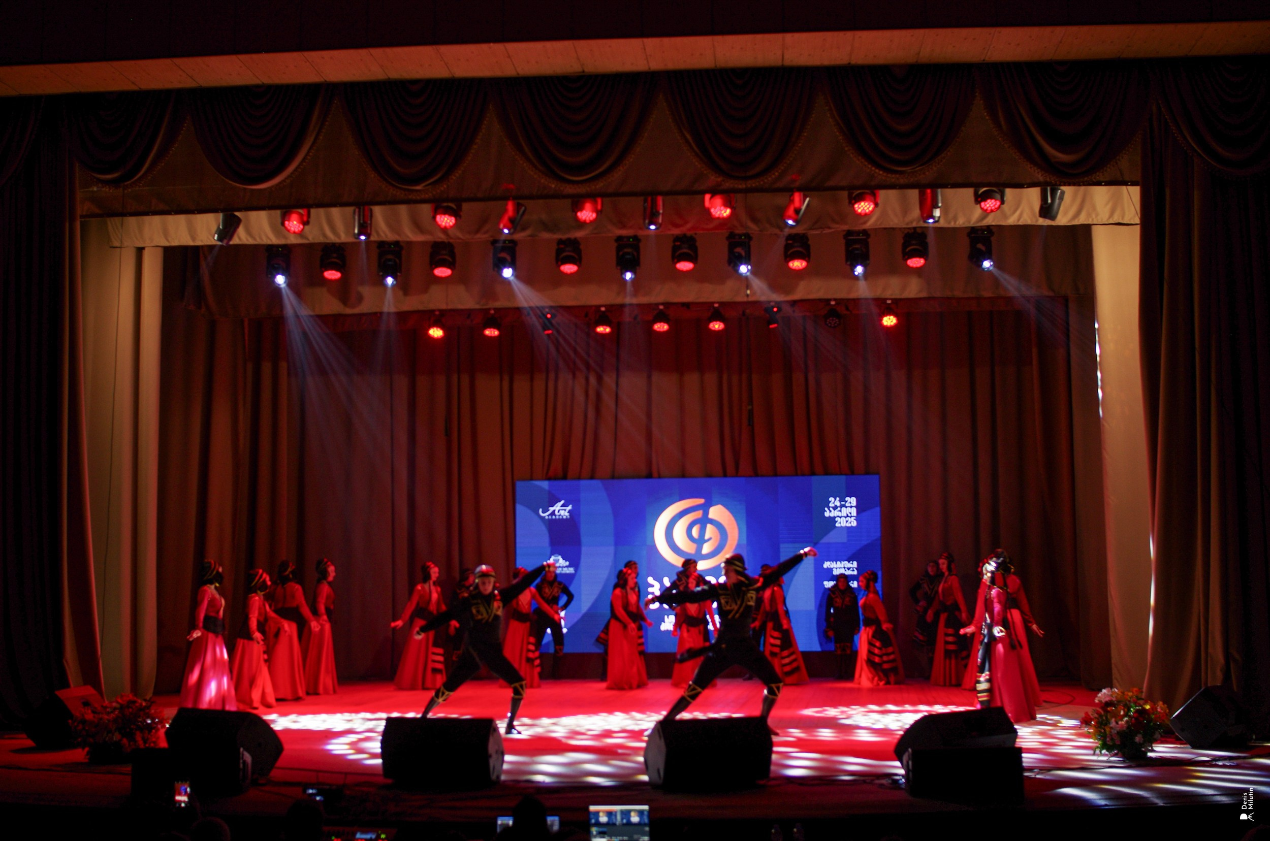 Танцы в Хоби. Портретный фотограф Денис Милютин