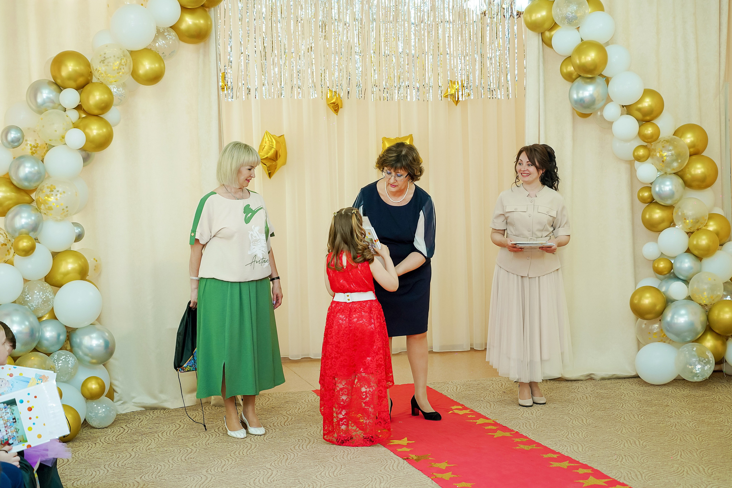 Фотосъемка видеосъёмка фотограф видеооператор новогодних утренников  в. Фотограф, видеооператор Нина Коршунова