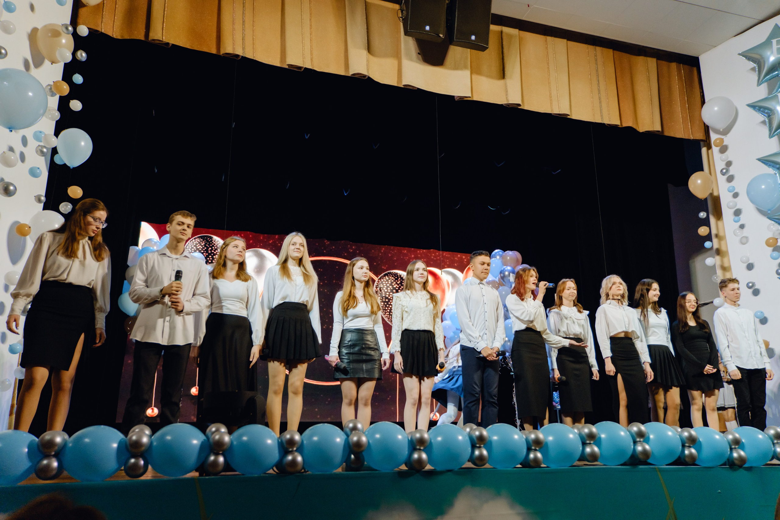 Последний звонок 11 класс. Фотограф Софья Володкина