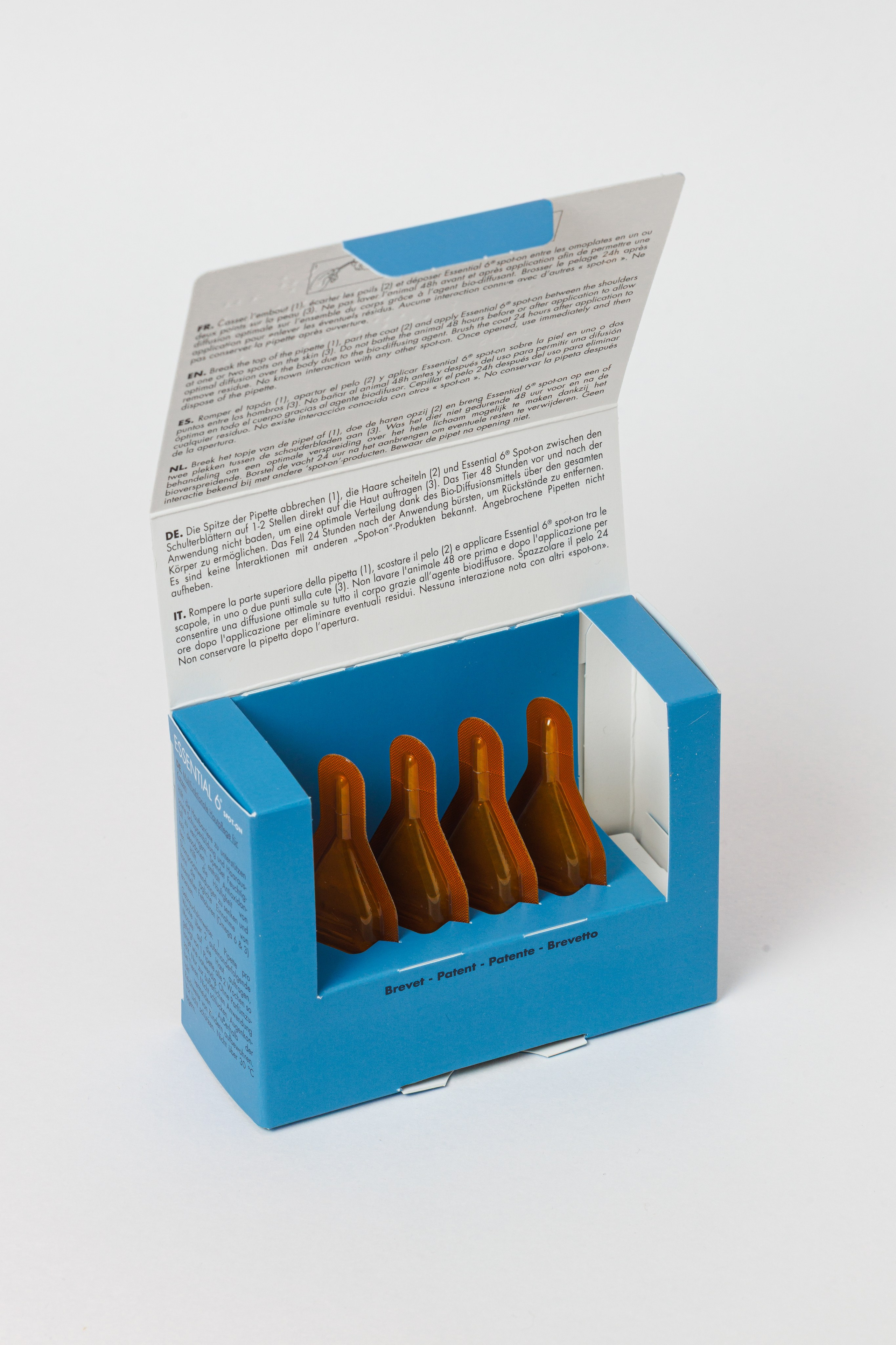 Уход для домашних питомцев. Фотограф Иван Пичушкин