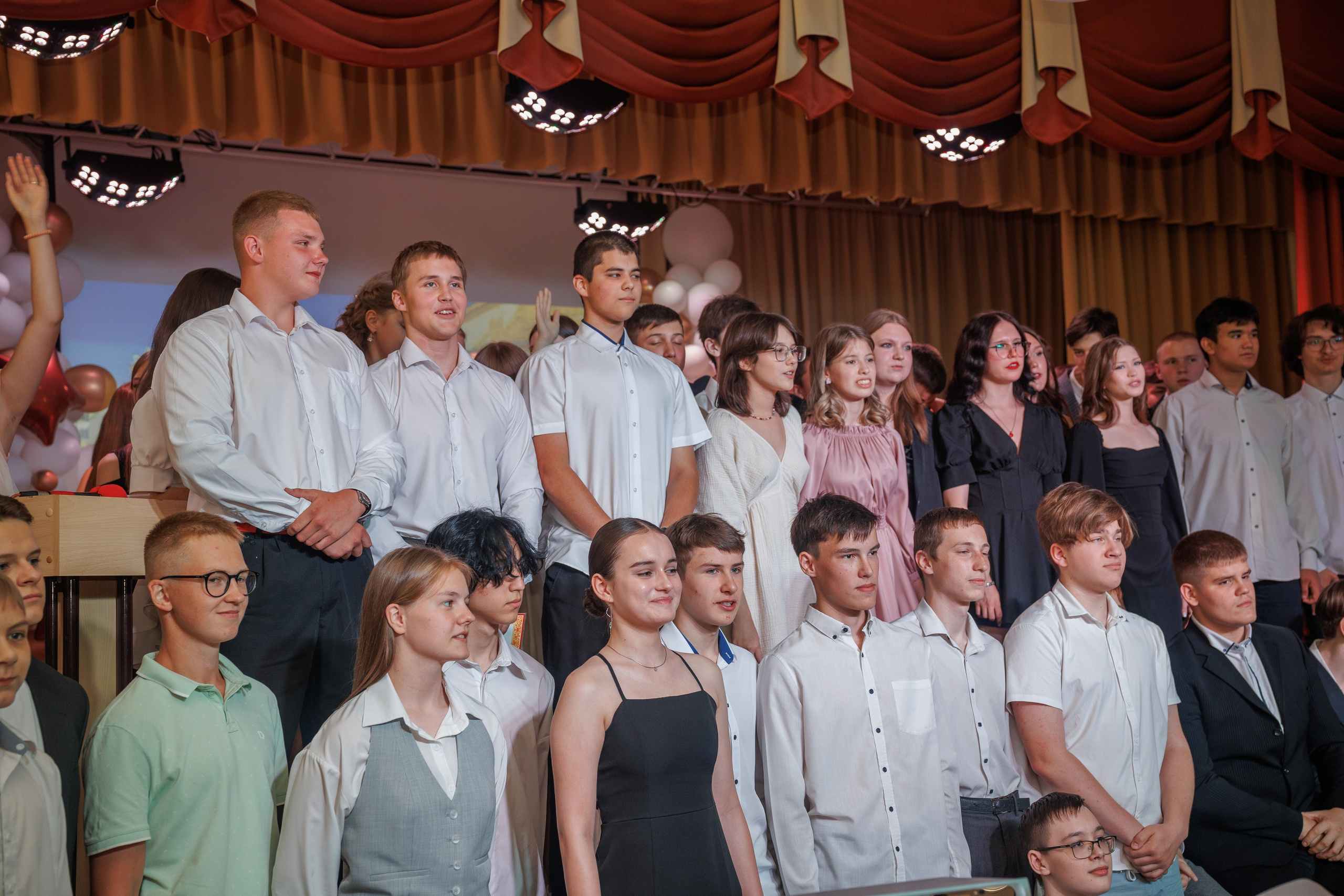 Вручение аттестатов. Свадебный и семейный фотограф в Новосибирске Ирина Дорошкова