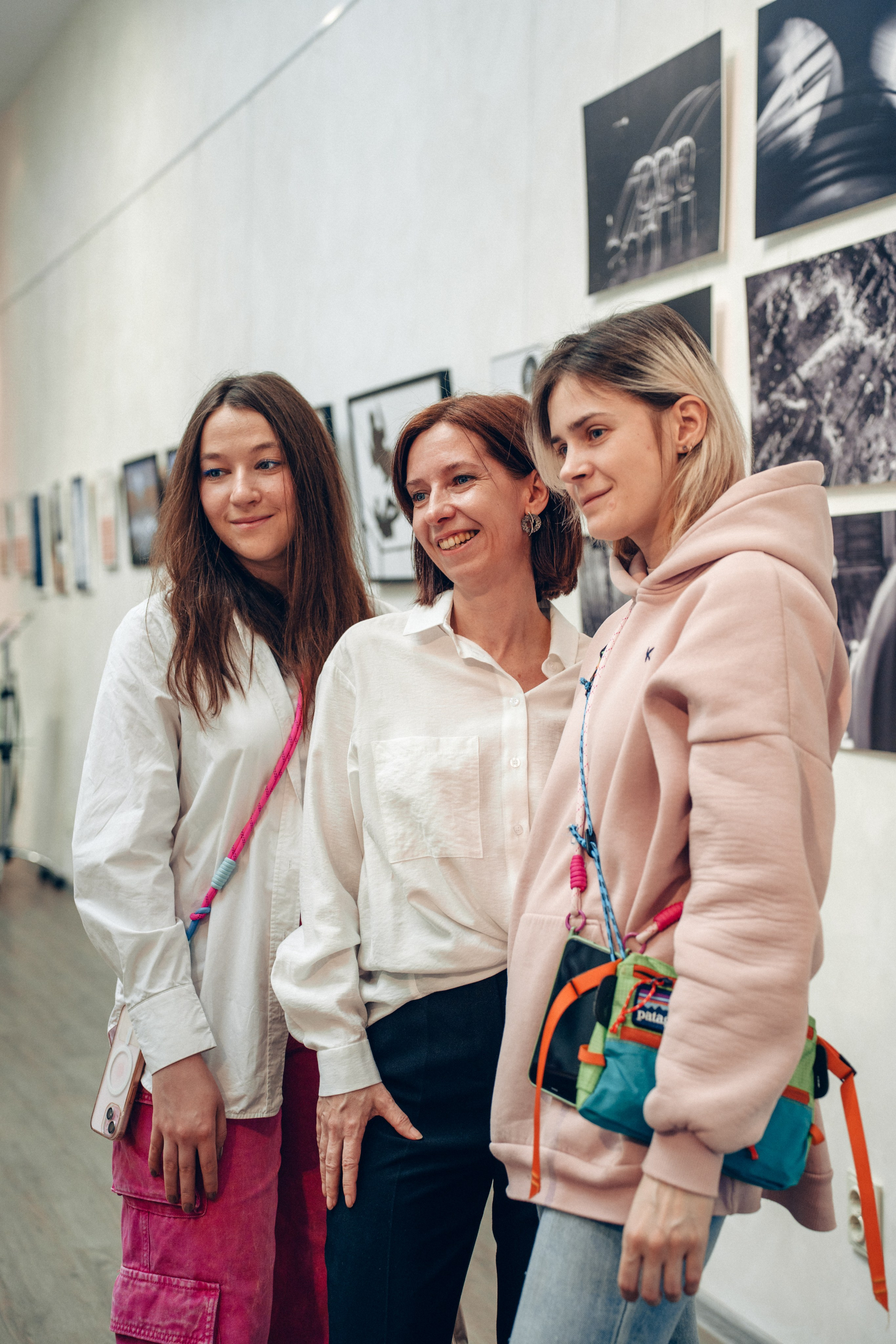 Открытие выставочного проекта «Я + Искусство = ЮГРА». Лайфстайл фотограф в Ханты-Мансийске Мария Шишкина