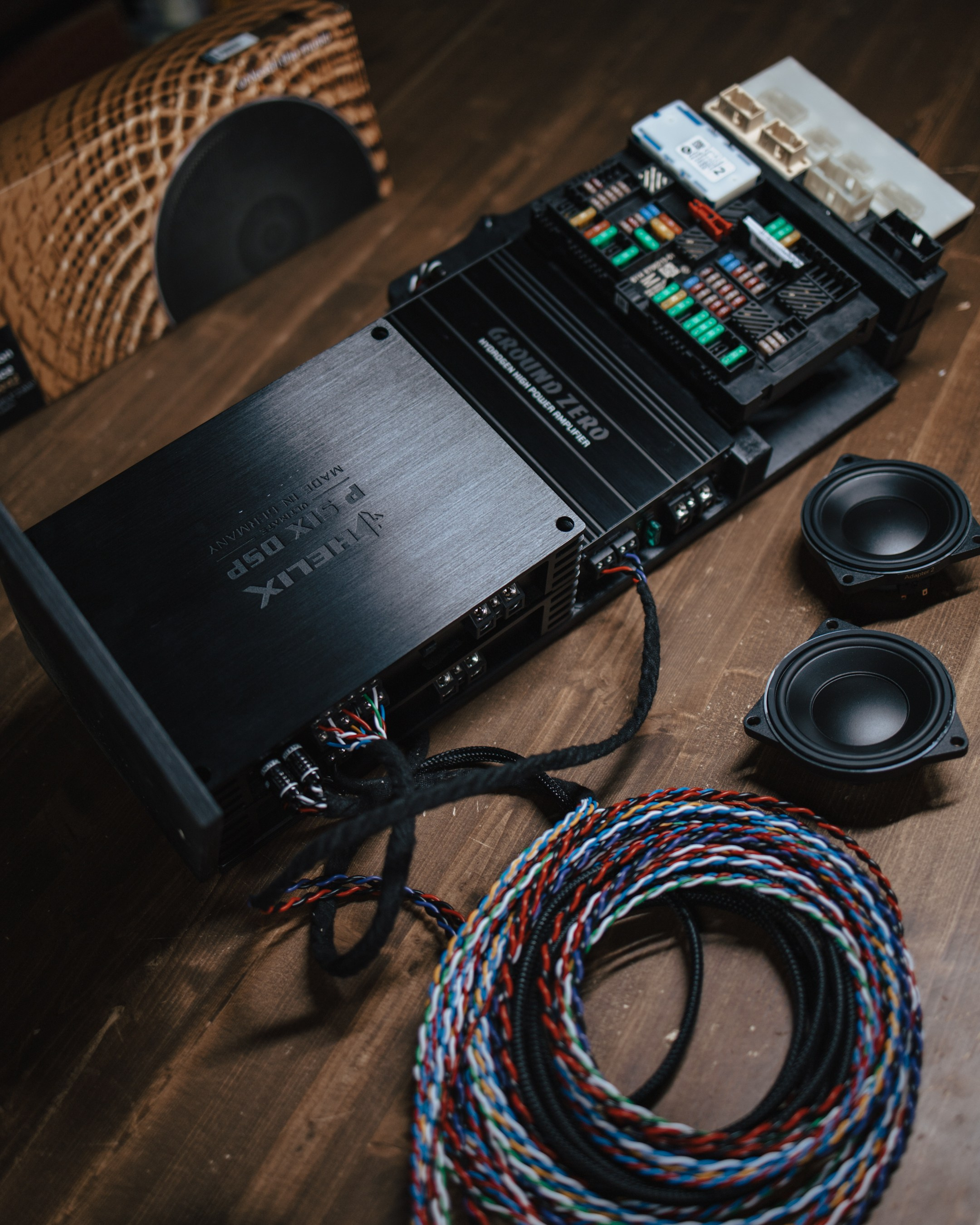 BMW X5M пошив салона в зеленую кожу. DeLorein