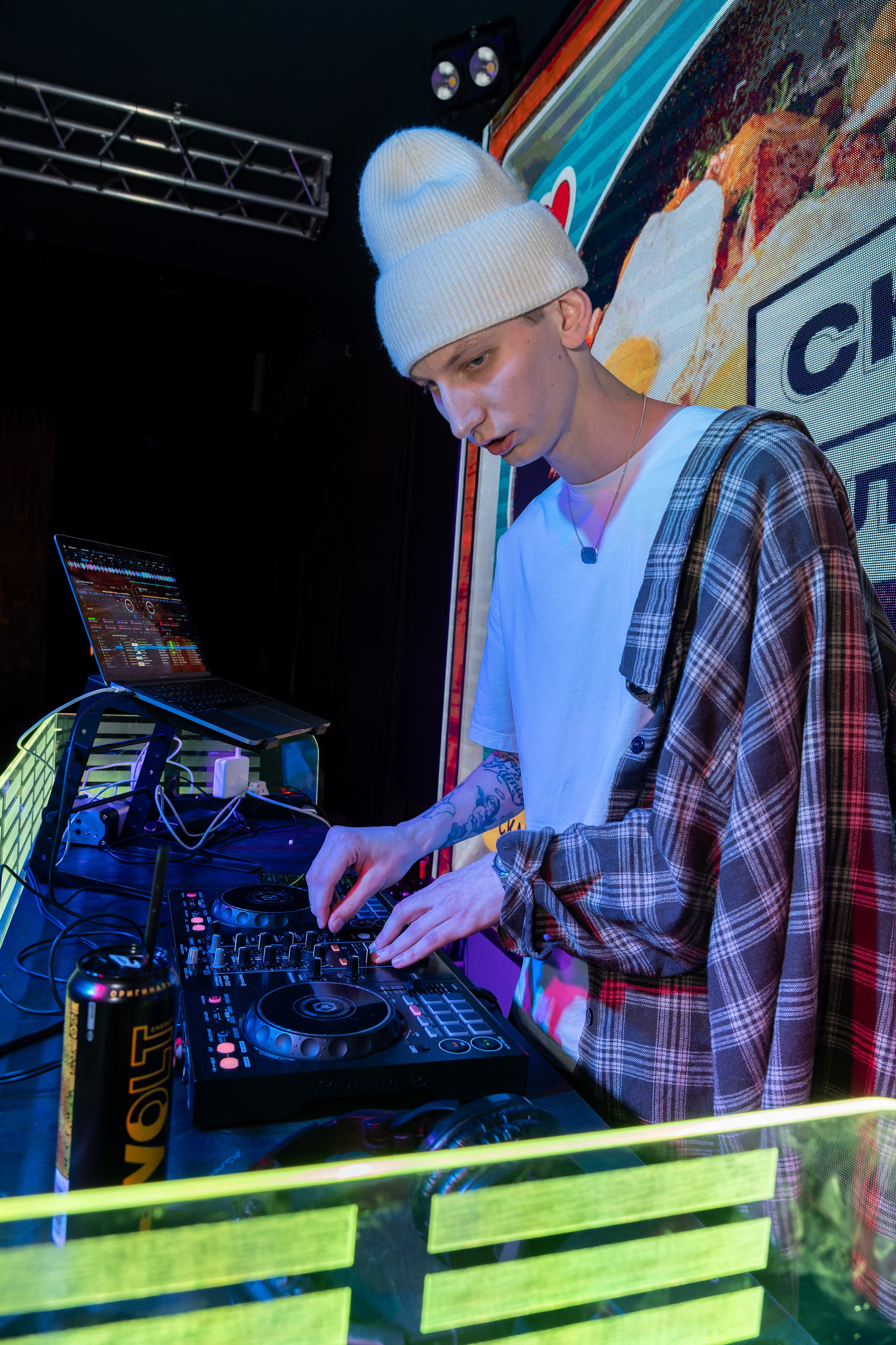 Съёмка мероприятия в баре Руки вверх. «Студия DRONAVT`s» — видеосъёмка и фотография г. Москва