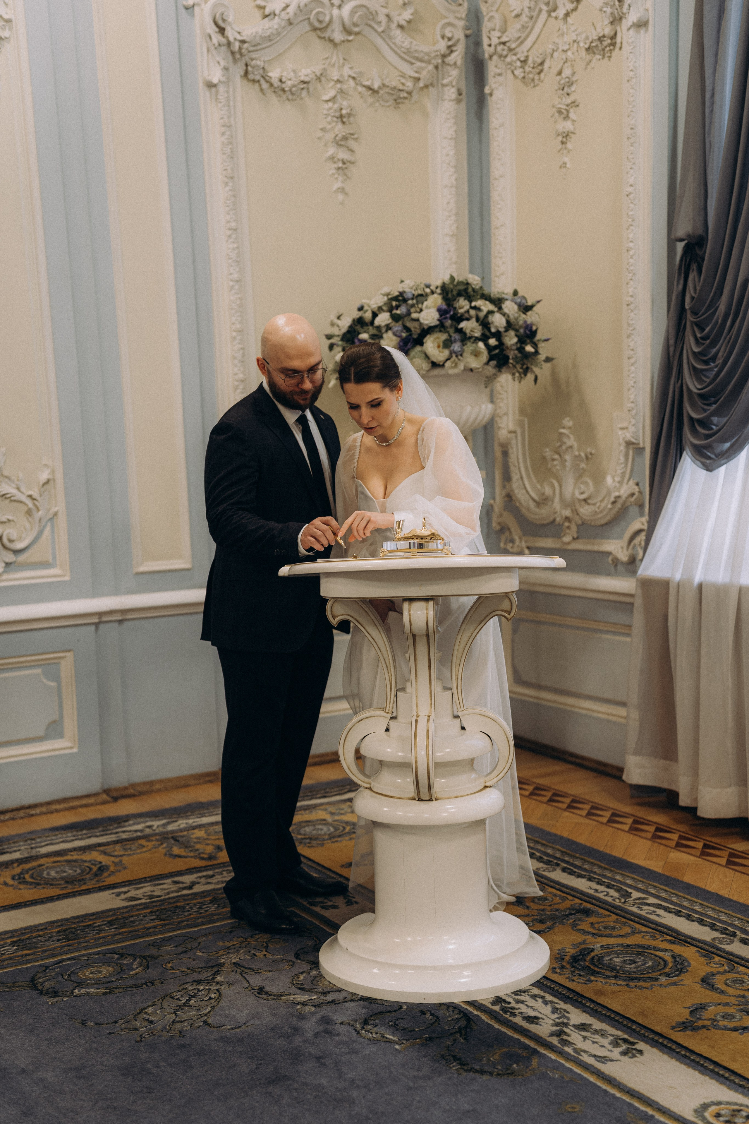 СВАДЕБНАЯ СЬЕМКА ВО ВТОРОМ ДВОРЦЕ (ДЕКАБРЬ) ТАКЖЕ СЬЕМКА В СТУДИИ НА ЧЕРНЫШЕВСКОЙ. Профессиональный фотограф, Санкт-Петербург — Виктория Богомолова