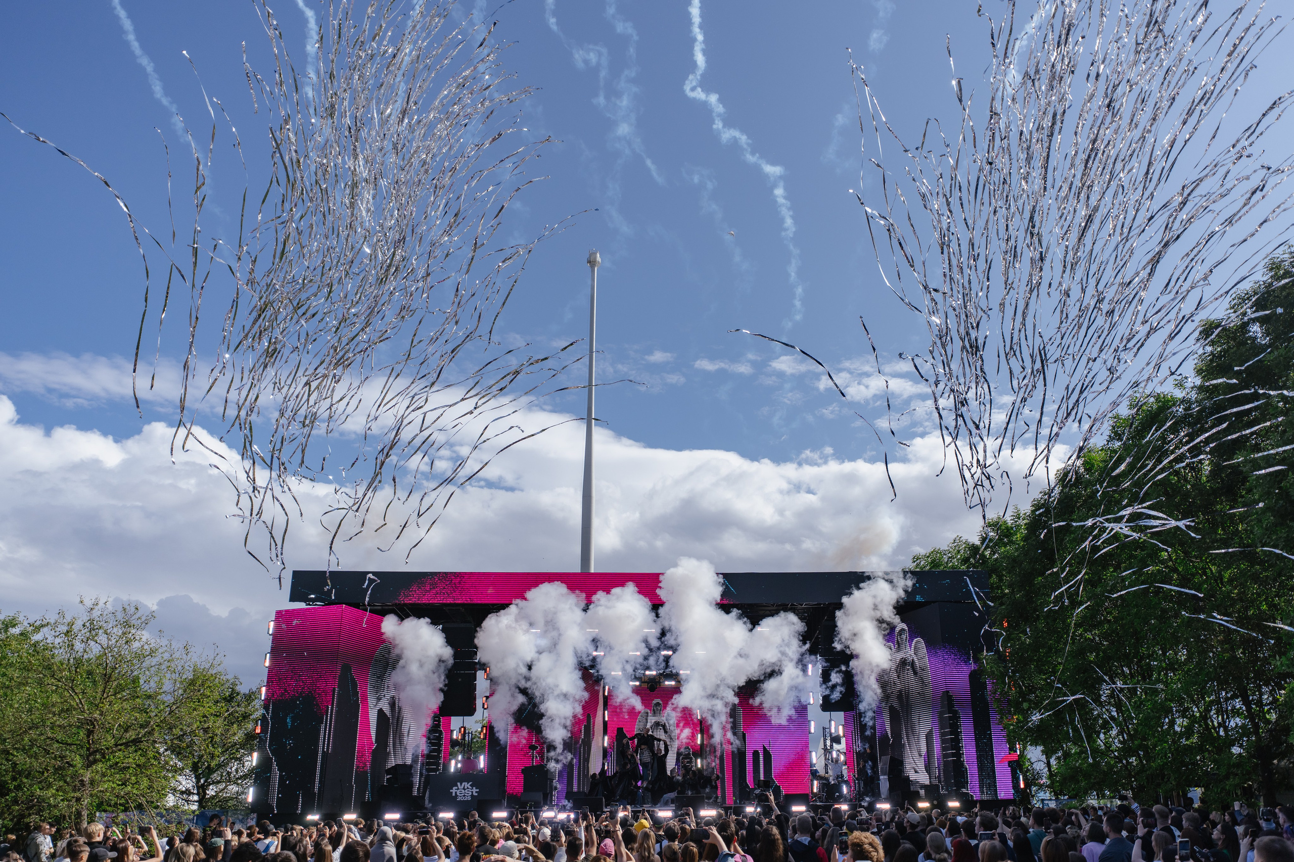 VK FEST Инфлюенсеры. Андрей Сухинин репортажный свадебный фотограф Санкт-Петербург