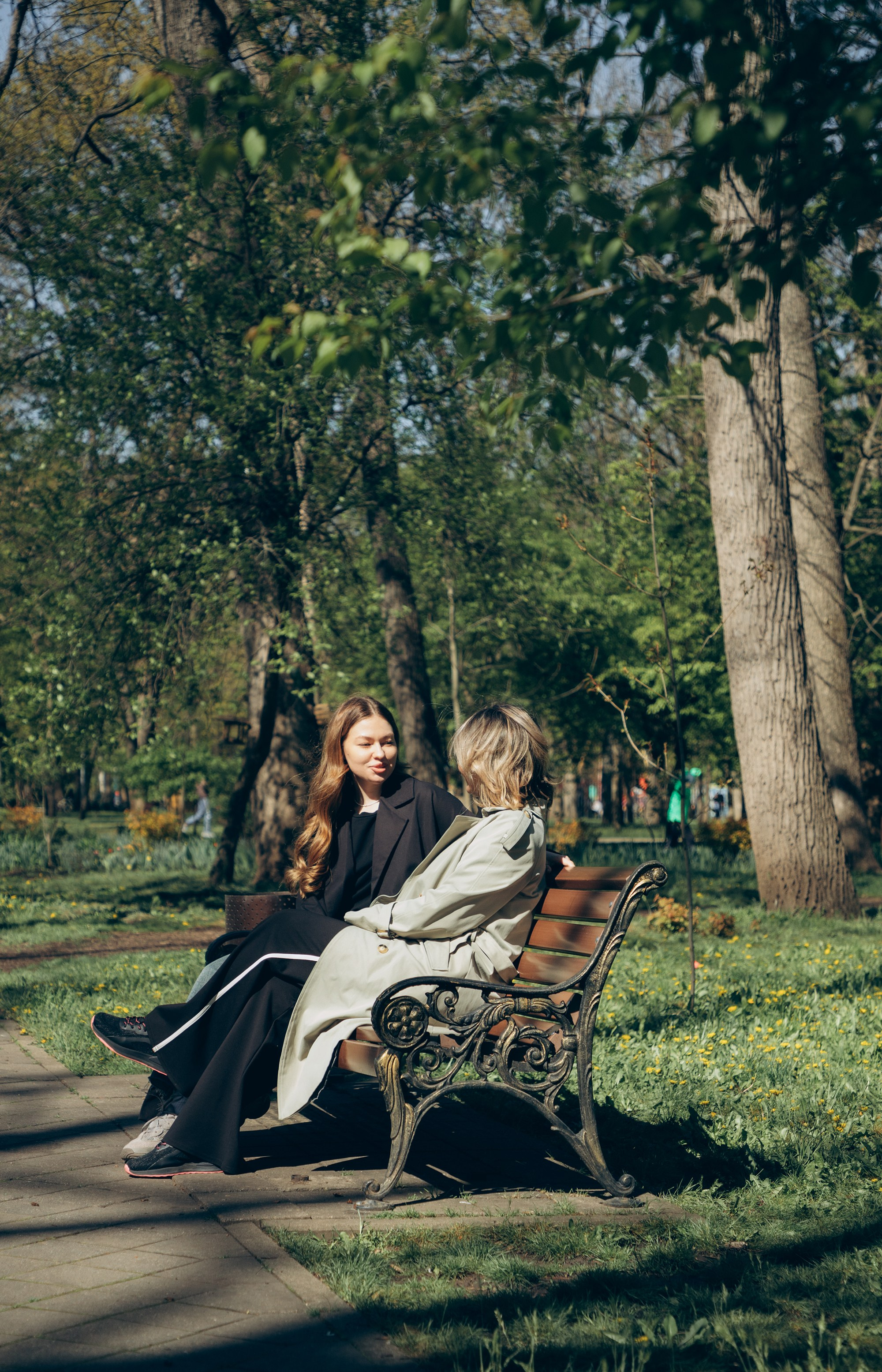 Марина и Настя на прогулочной фотосессии в Чистяковской роще. Фотограф КовалёваТатьяна | Москва | Краснодар |Сочи |Портрет, свадьбы, семейные съёмки