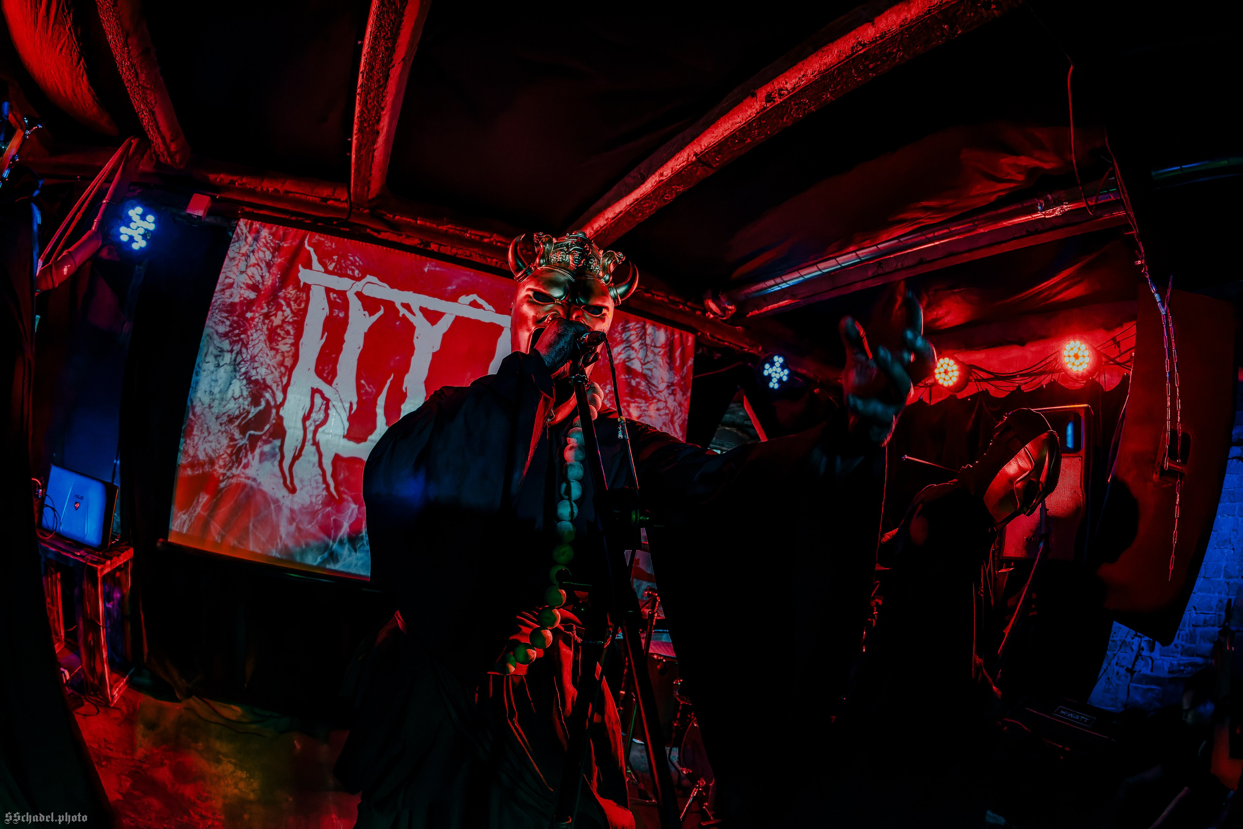 ILLA 21.06.26. We will make everything metal!
