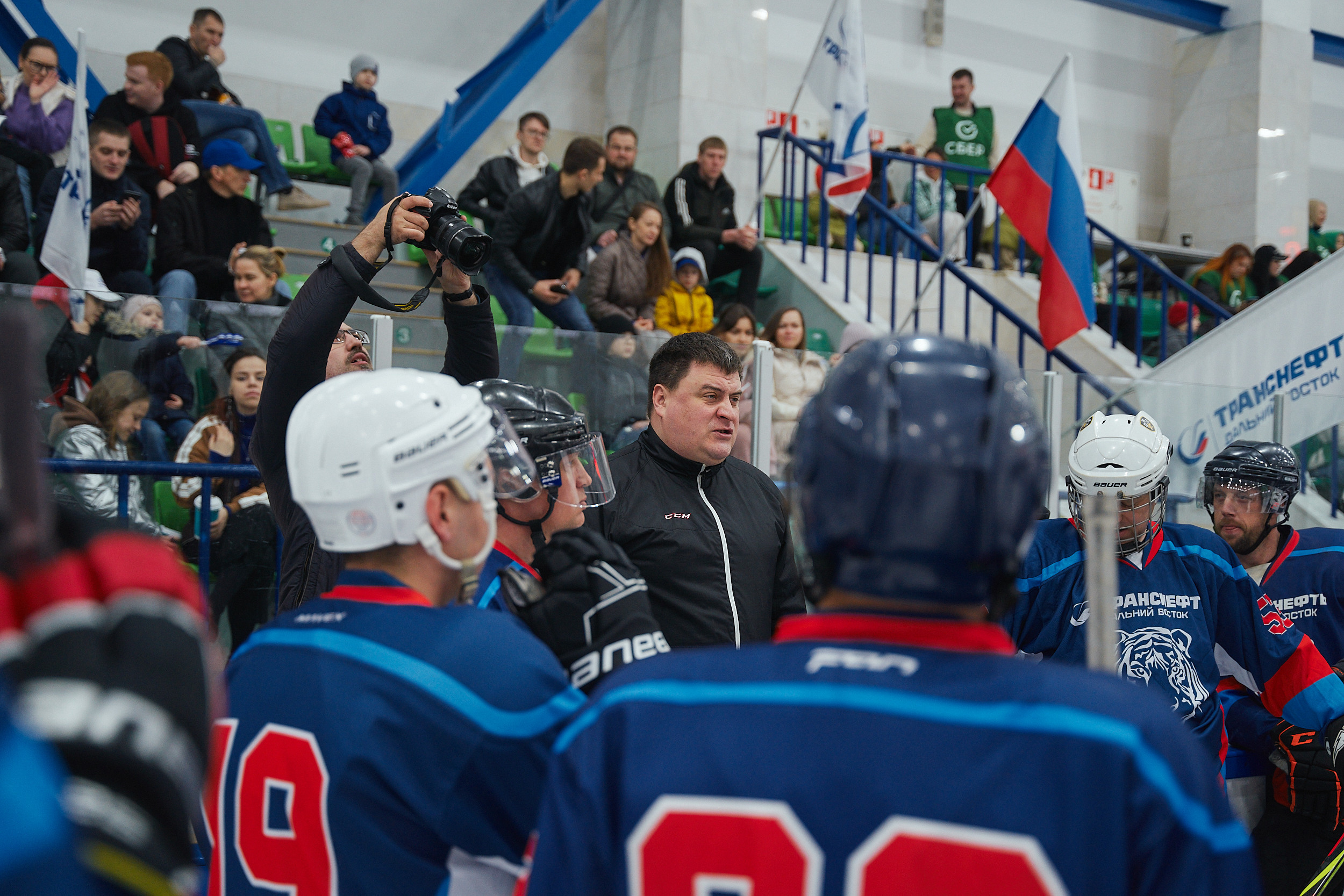 Транснефть и Газпром дружеский матч по хоккею. Фотограф в Хабаровске