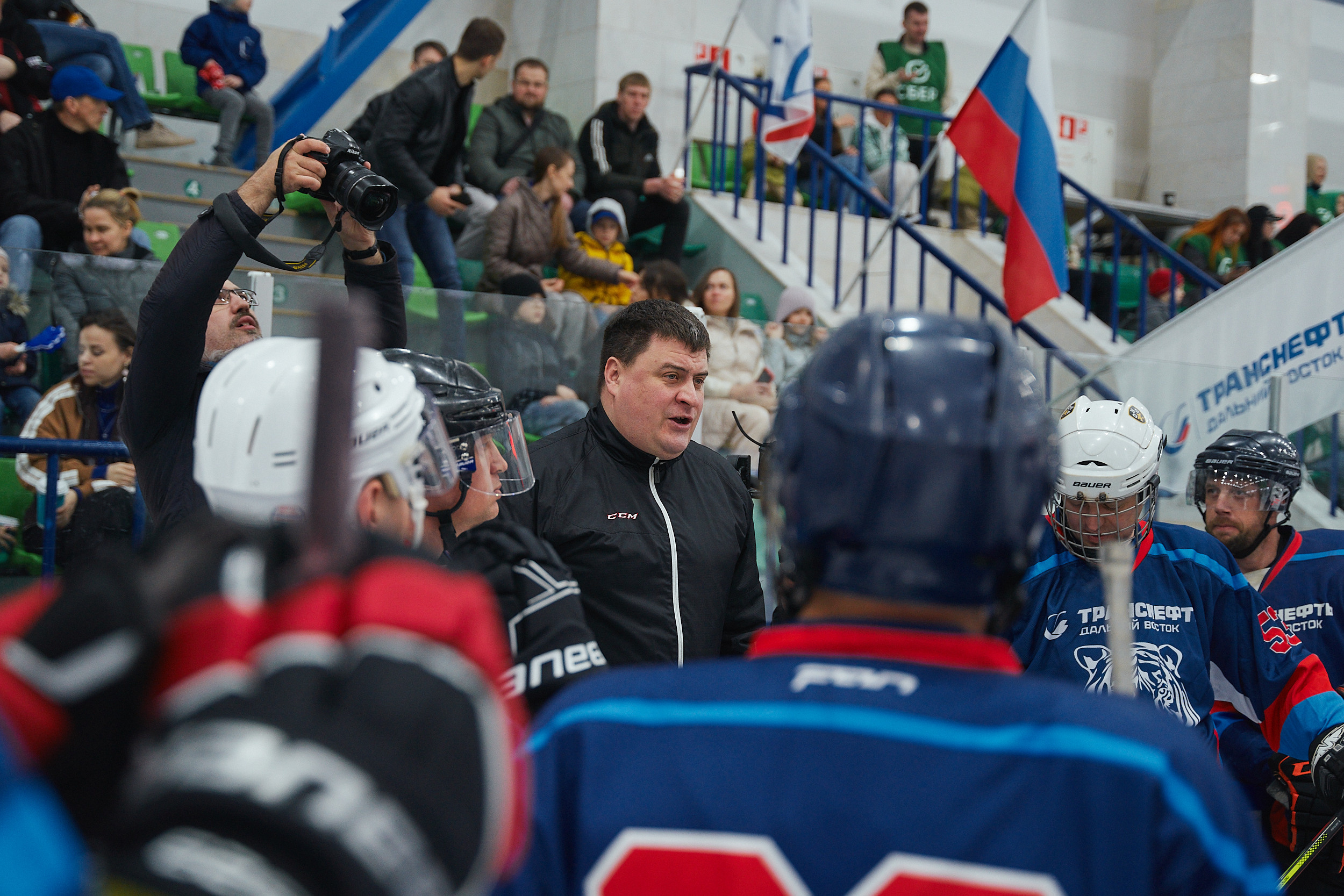 Транснефть и Газпром дружеский матч по хоккею. Фотограф в Хабаровске
