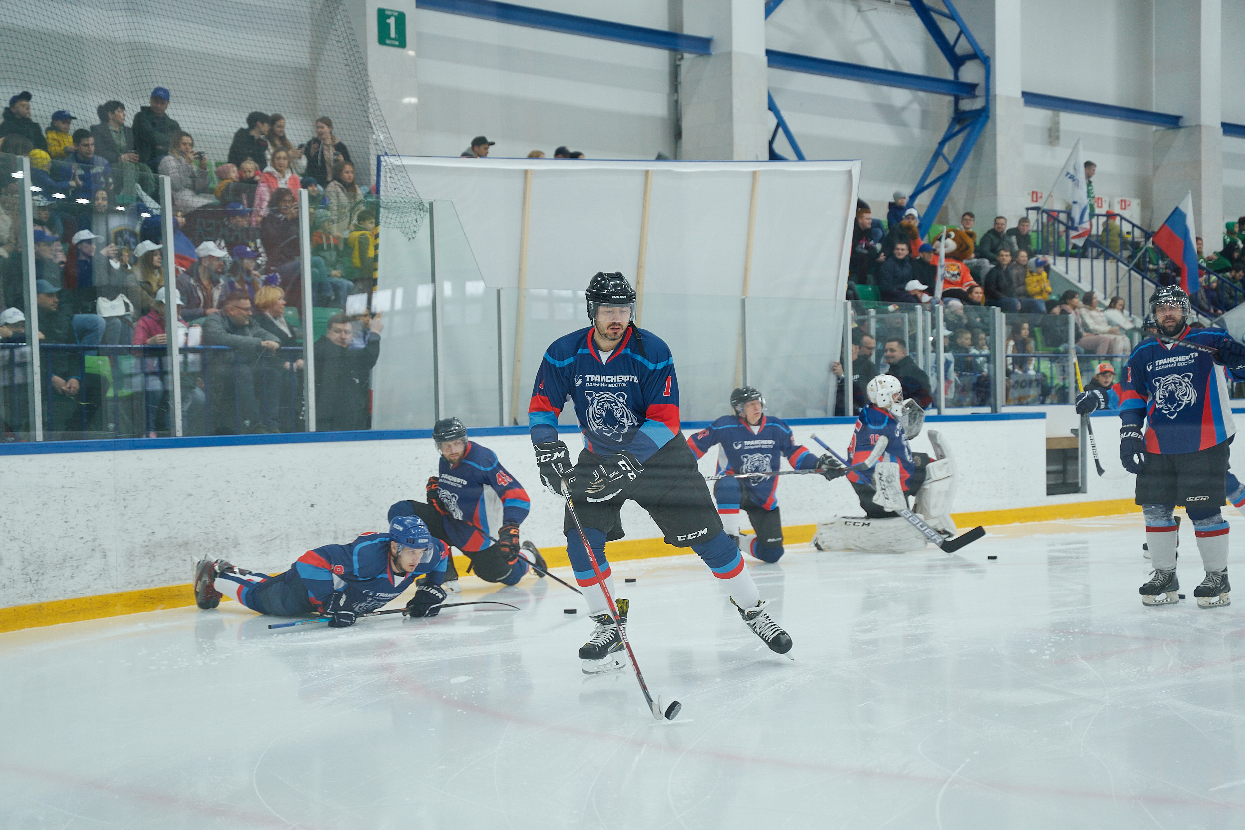 Транснефть и Газпром дружеский матч по хоккею. Фотограф в Хабаровске