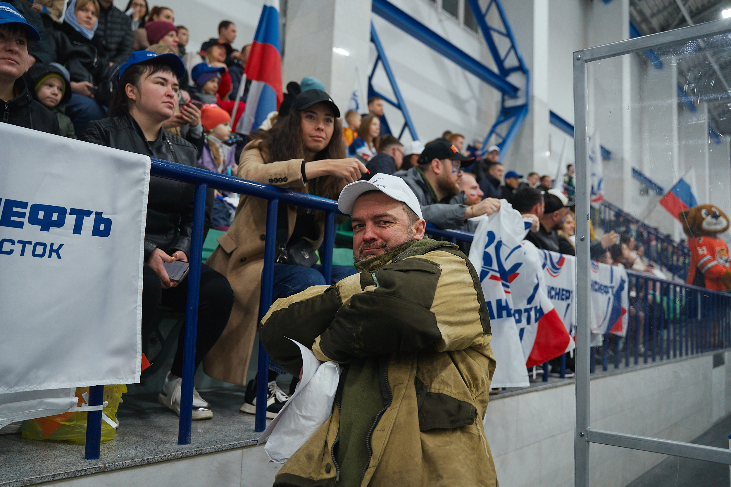 Транснефть и Газпром дружеский матч по хоккею. Фотограф в Хабаровске
