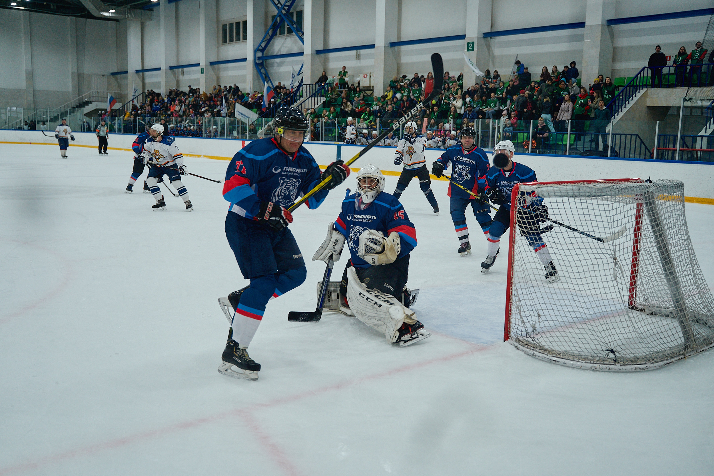Транснефть и Газпром дружеский матч по хоккею. Фотограф в Хабаровске