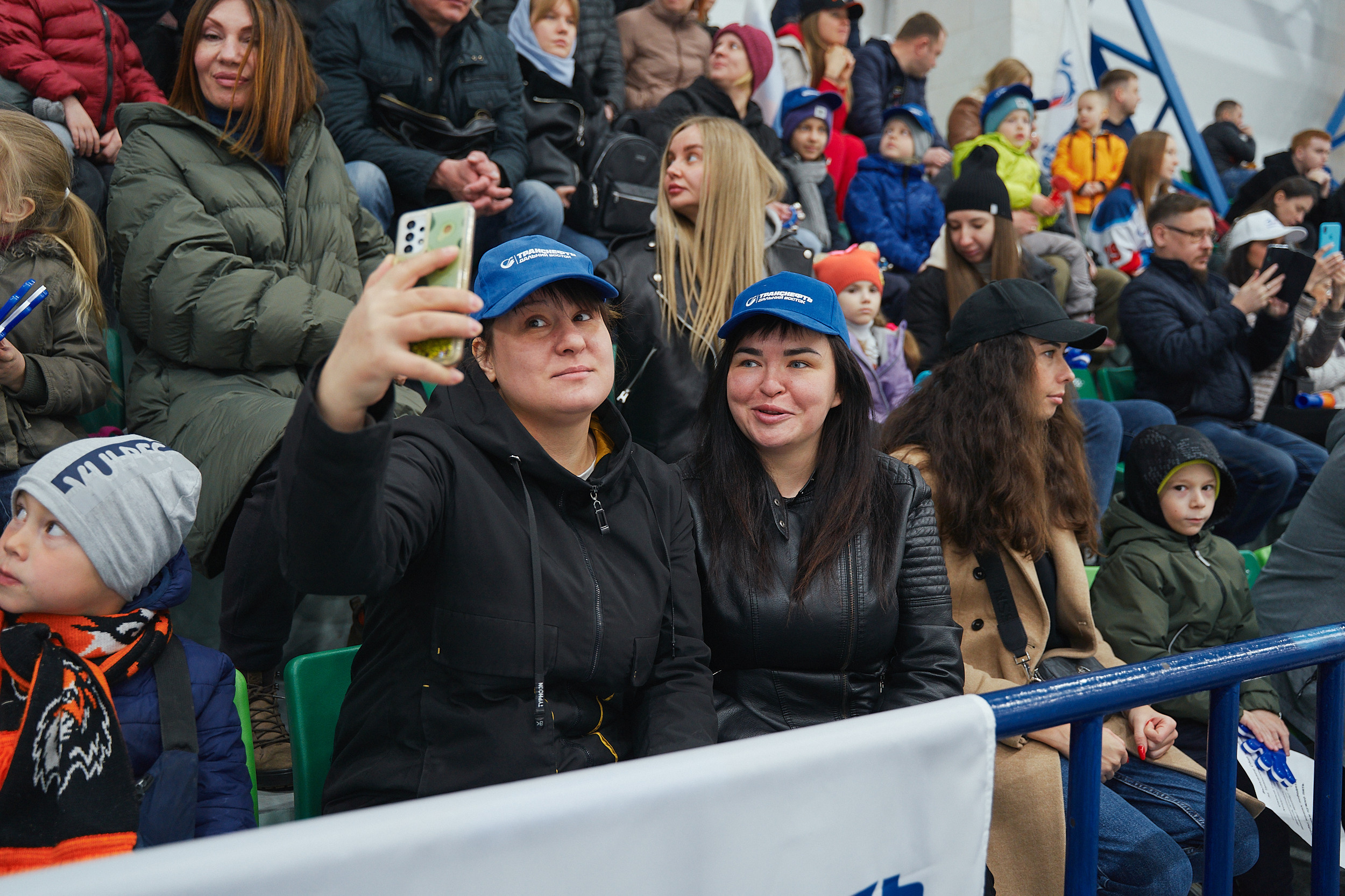 Транснефть и Газпром дружеский матч по хоккею. Фотограф в Хабаровске