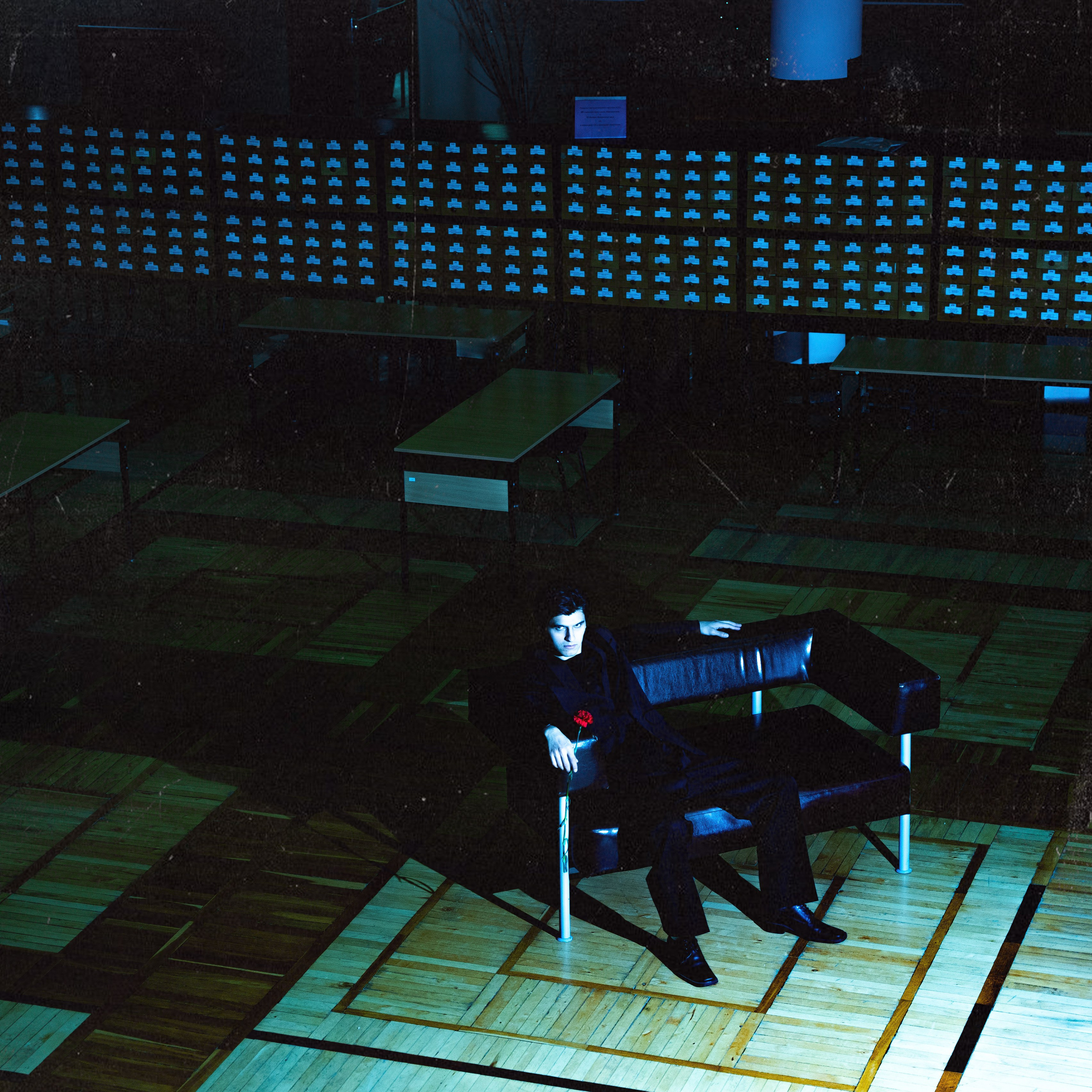 CARNATION IN HAND. TUTSARKIS — Art Director | Stylist | Photographer