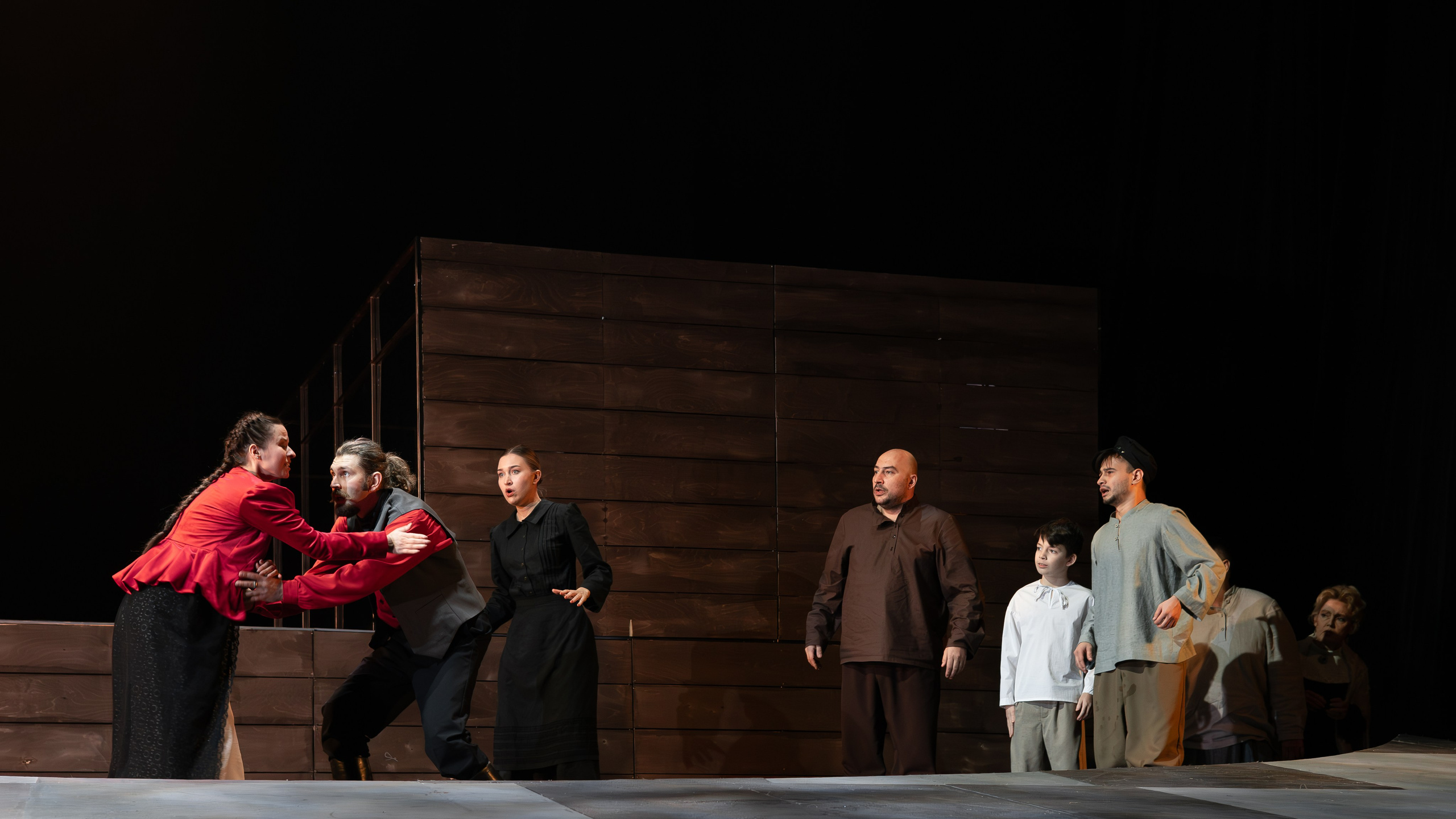 Астраханский Драматический Театр «Леди Макбет». Фотограф Марк Файзулин