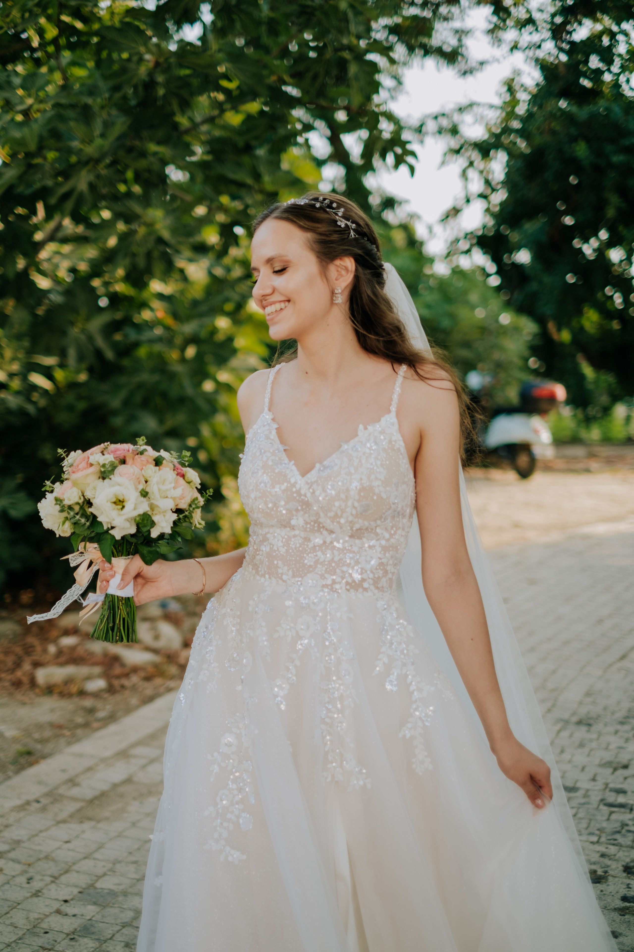 История Элины и Амира