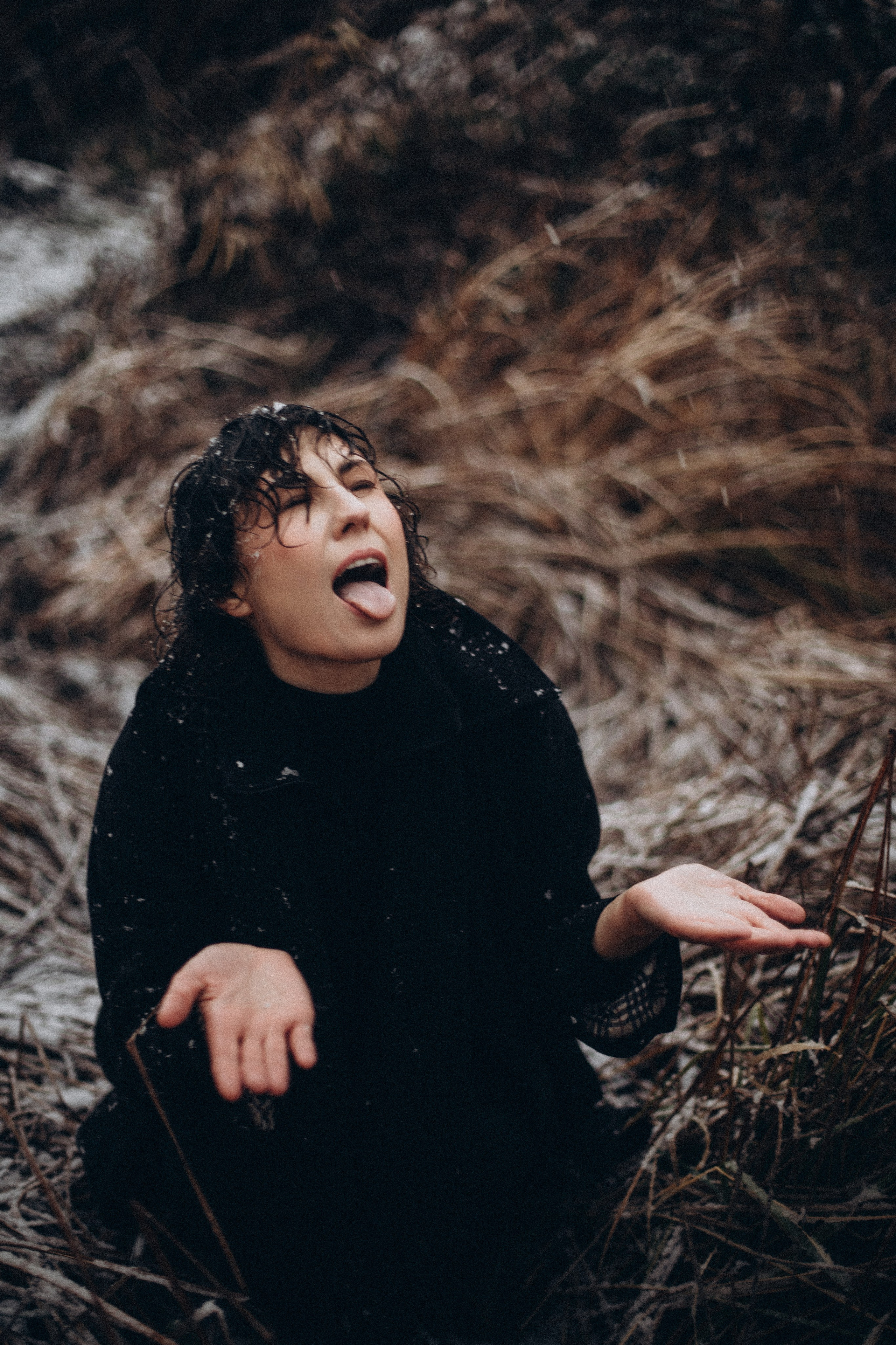 Красивые женские фотосессии: стильные портреты, нежные образы, естественная красота. Фотограф для девушек в Краснодаре. Уникальная атмосфера, грамотный свет, комфортная съёмка, профессиональная ретушь для вашего идеального результата.