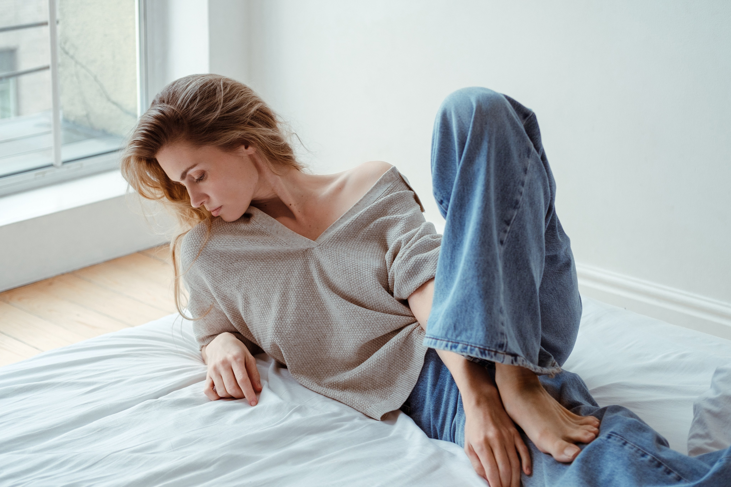 Женская фотосессия в стиле минимализм