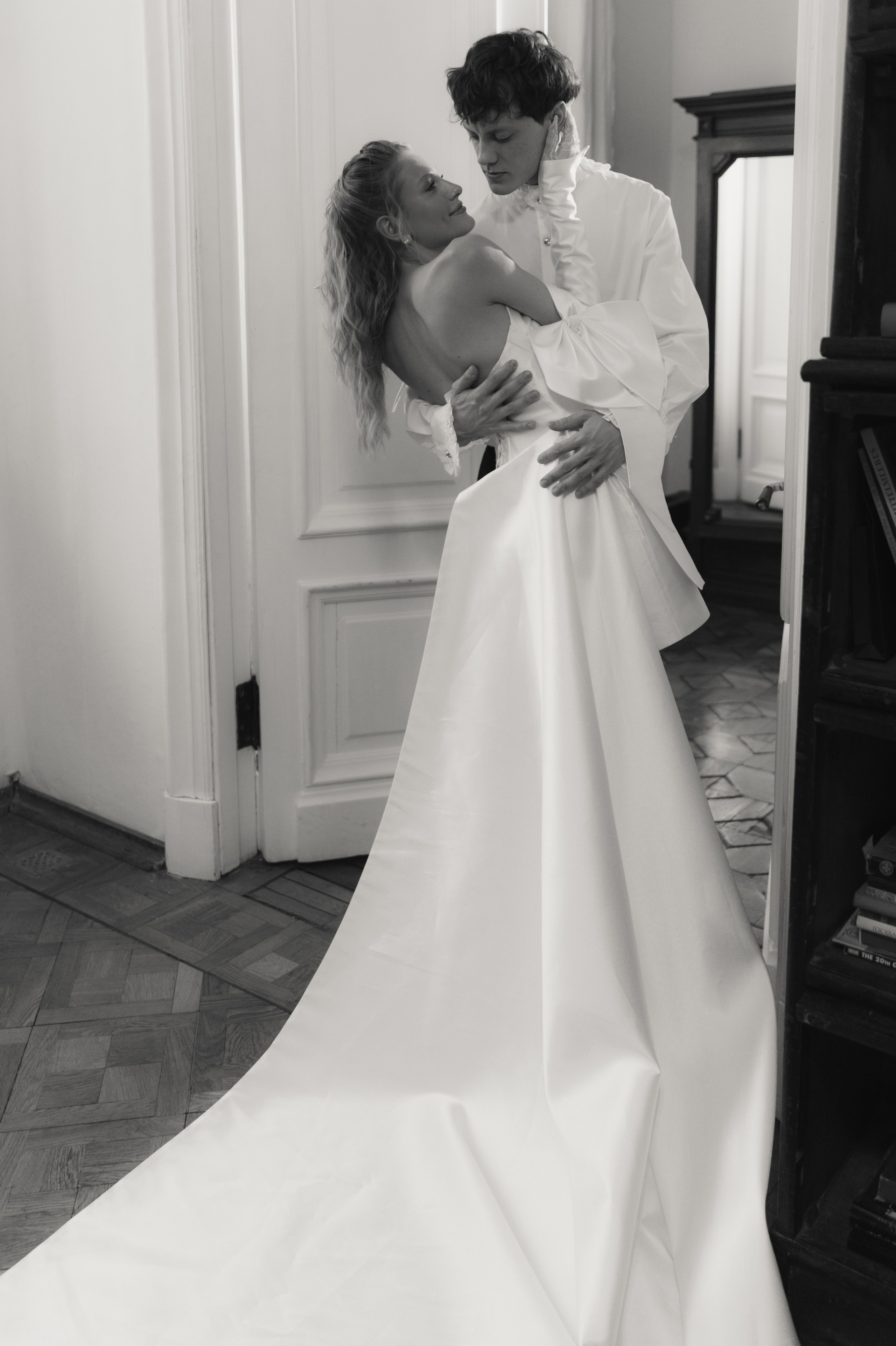 Свадебная съемка в исторической квартире на Чистых прудах. Ярослава Ерина — свадебный фотограф в Москве