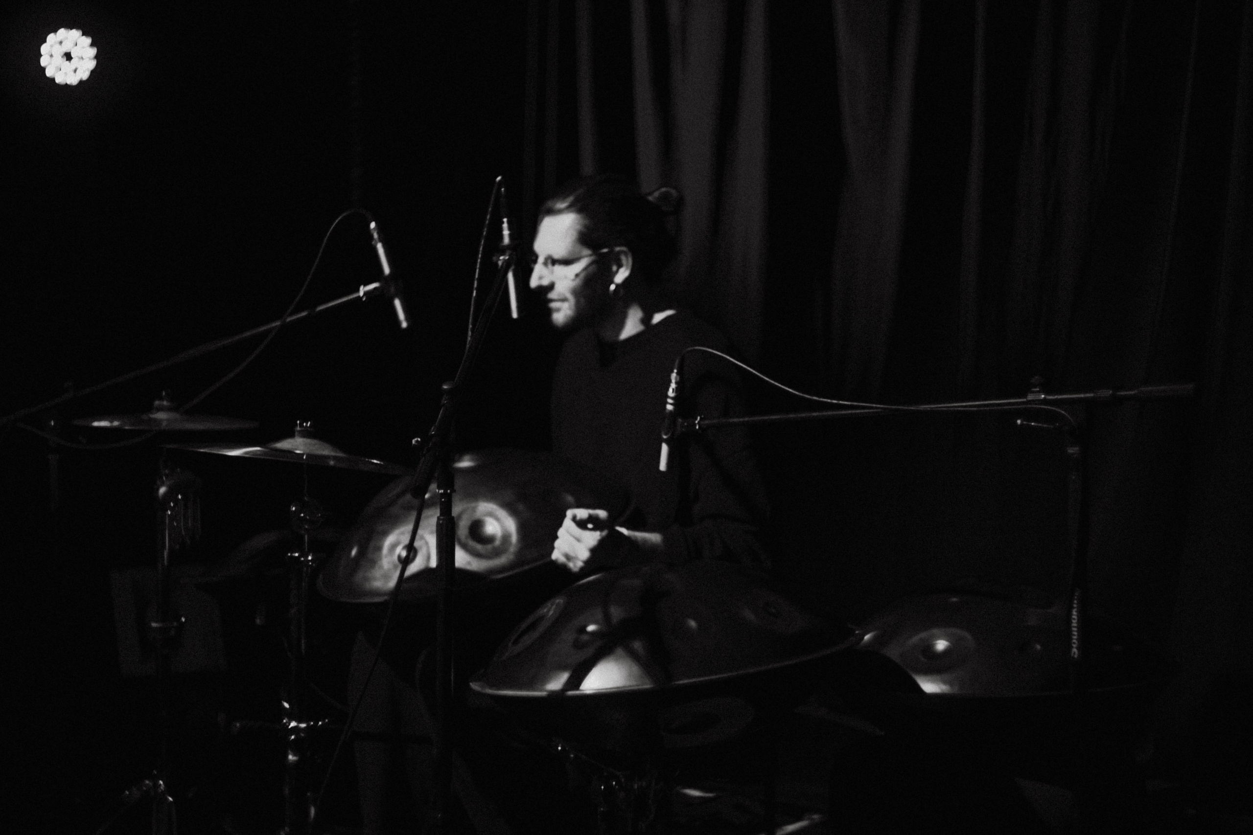 Кирилл Ошеров МАЯКОВКА, 10. Фотограф в Нижнем Новгороде