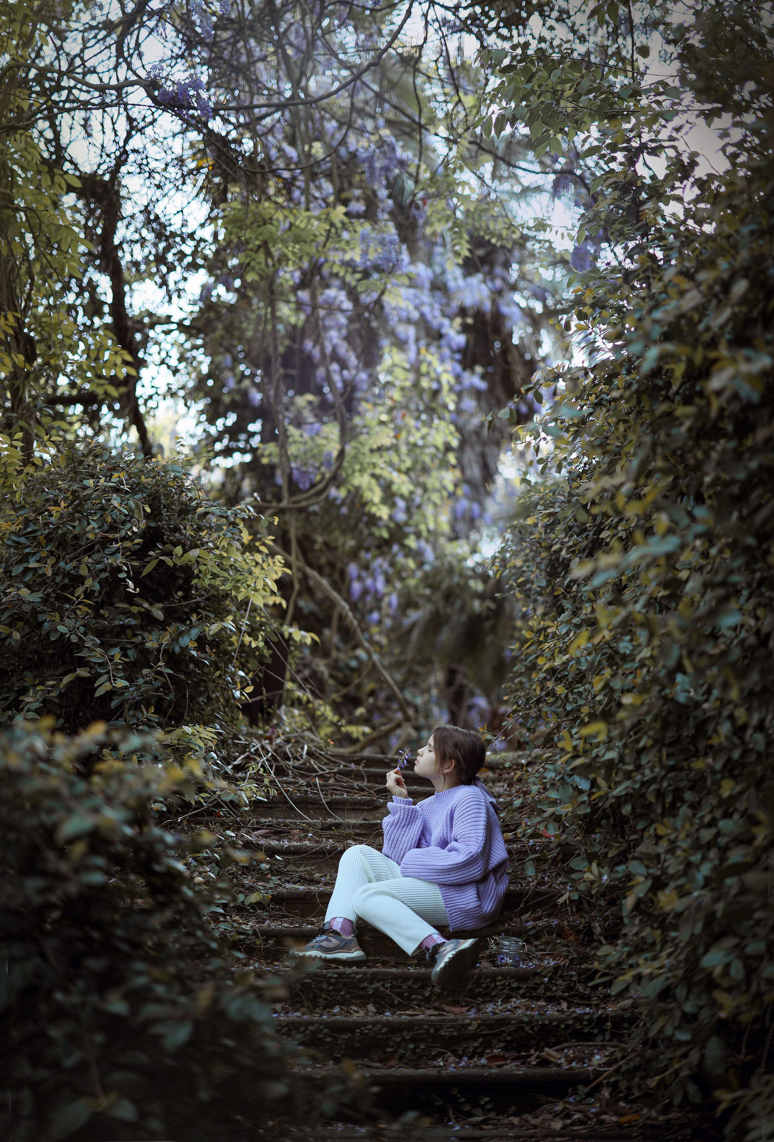 Детская фотосессия в цветущей Глицинии. Свадебный и семейный фотограф в Абхазии Жанна Соснина