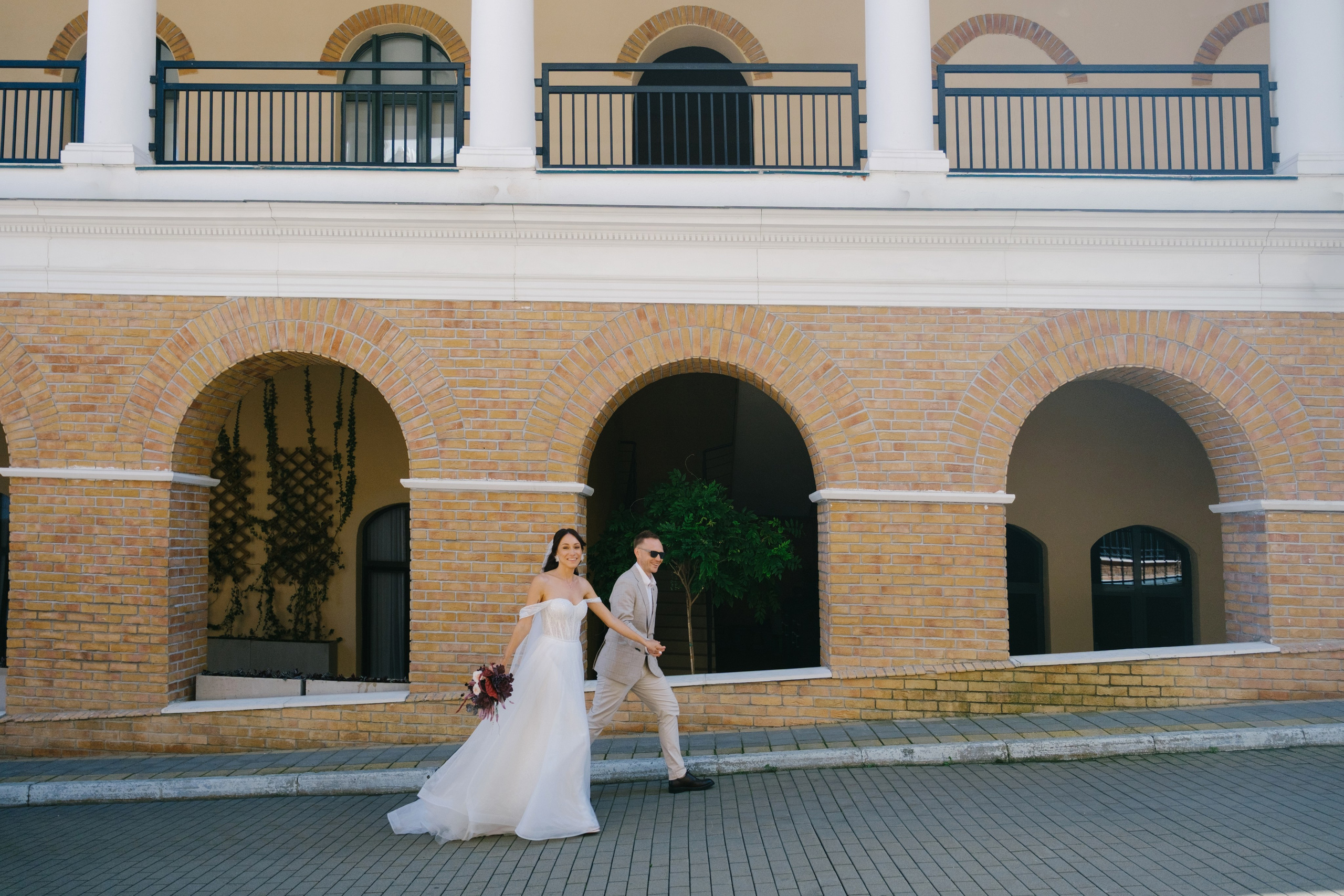 Две Здезды — Храм 19 века. Свадебный Видеограф Фотограф в Сочи