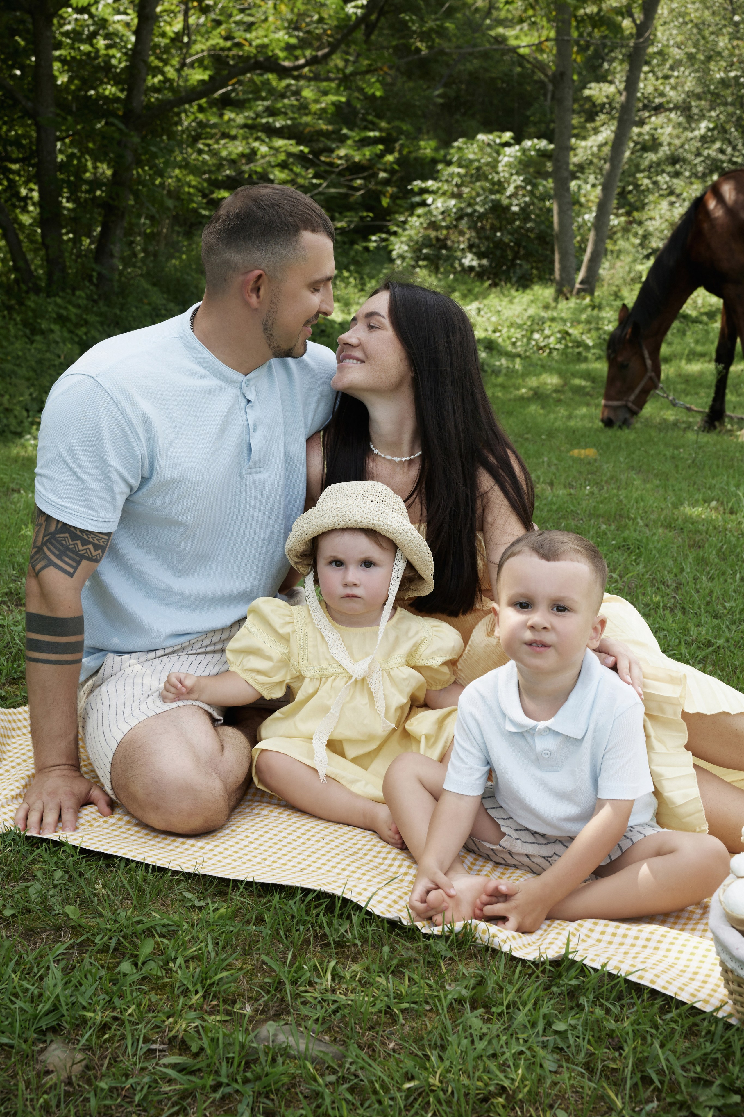 Семейная история с мороженным. Семейный фотограф и фотограф беременности во Владивостоке