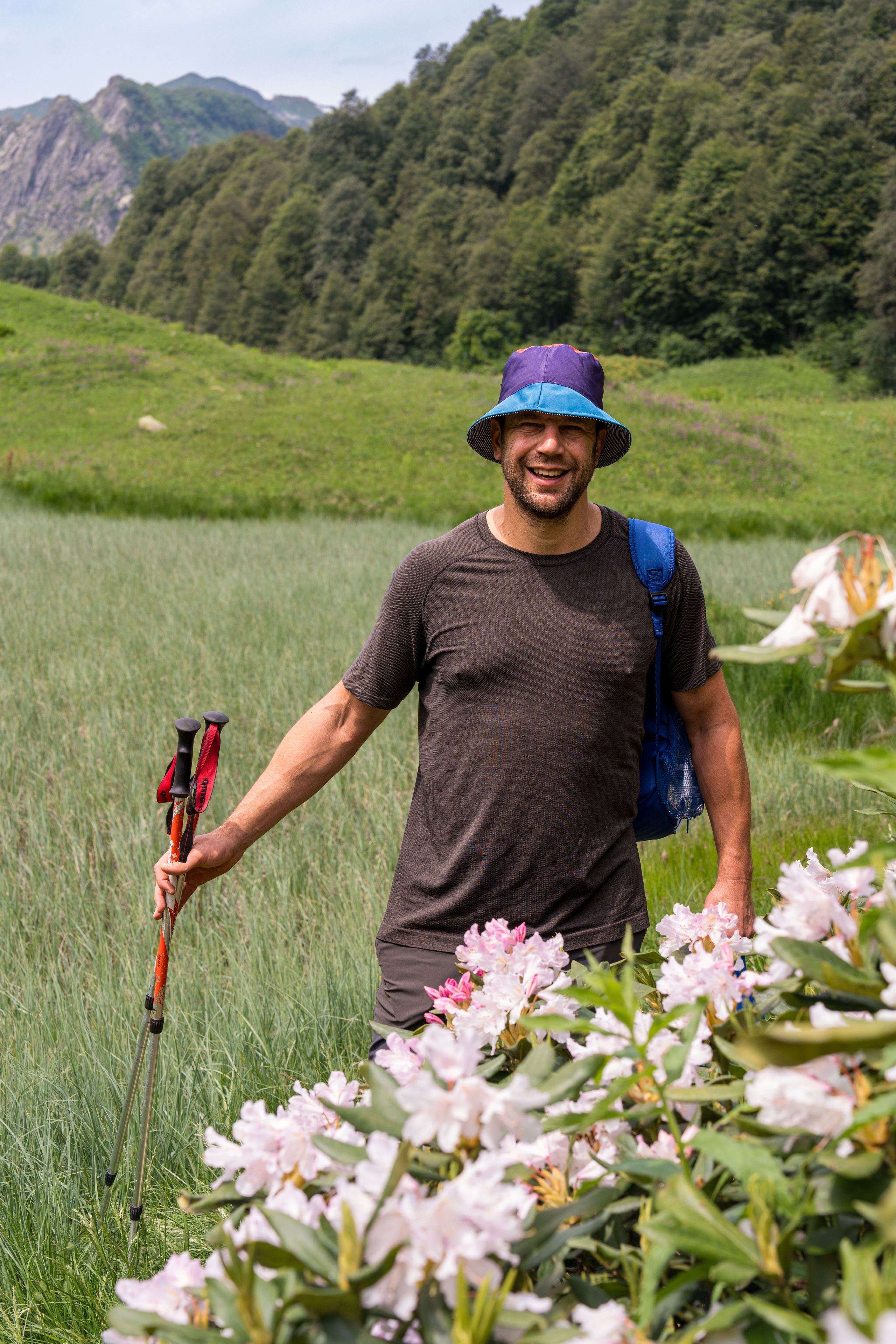 MICE мероприятие для компании «Доставка морем»: хайкинг к Ачипсинским водопадам. Репортажный фотограф в Красной Поляне и Сочи Павлюченко Екатерина