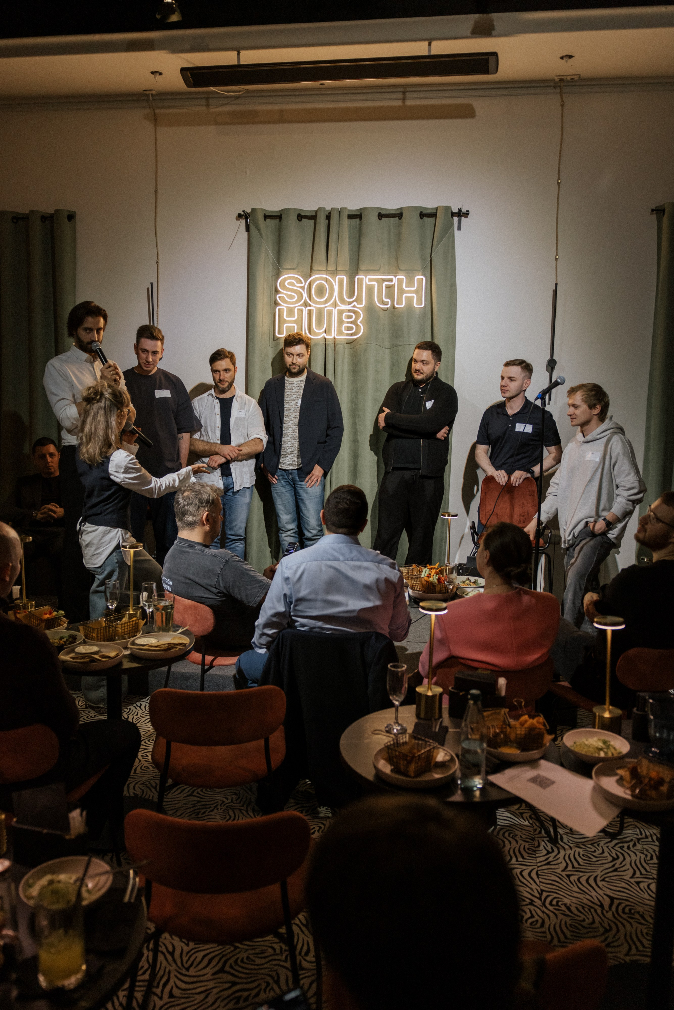 Очень сложные переговоры. South HUB