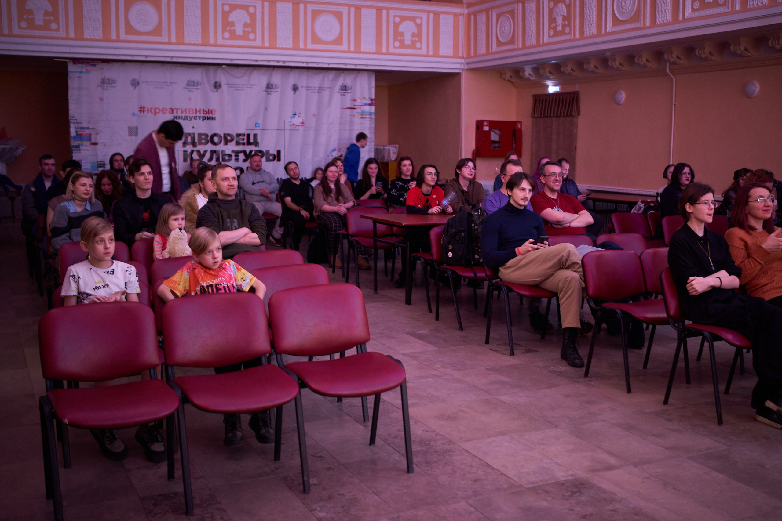 Мантикон V (2025). Фотографирует красивое Денис Горностаев