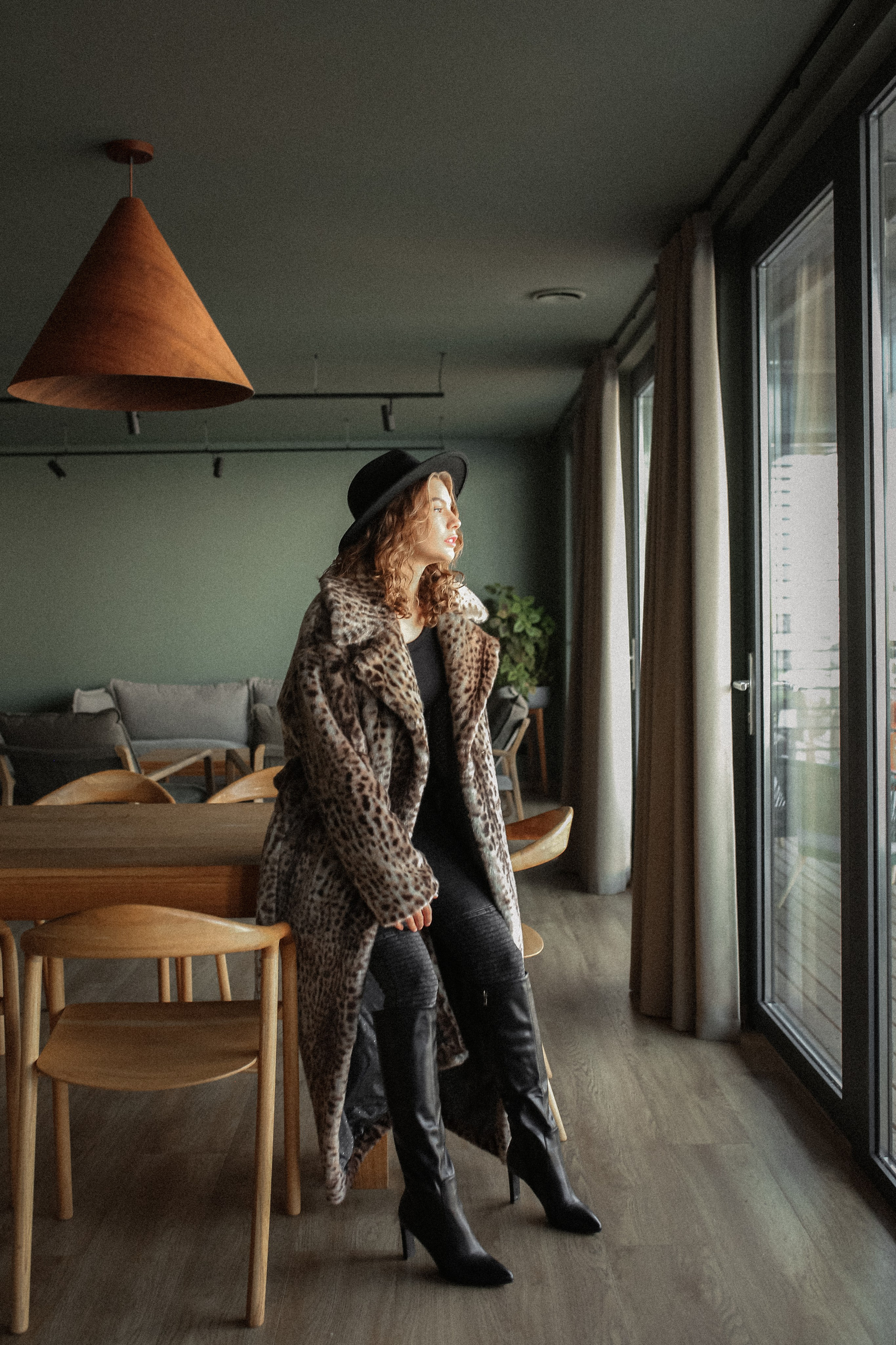 ИМИДЖЕВАЯ СЪЕМКА ДЛЯ БРЕНДА ВЕРХНЕЙ ОДЕЖДЫ MISHKA. Бренд, контент фотограф в Волгограде Елена Даньшина