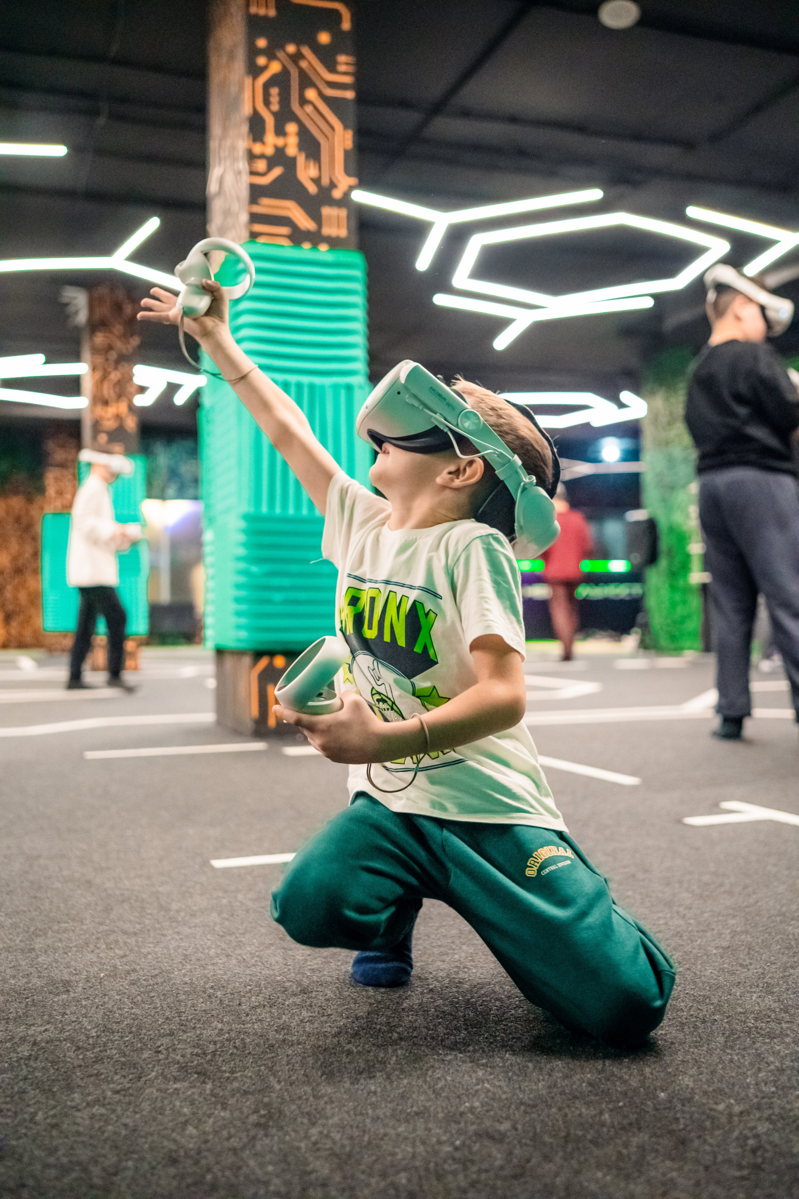 VR (November-December 2024). Felixtones