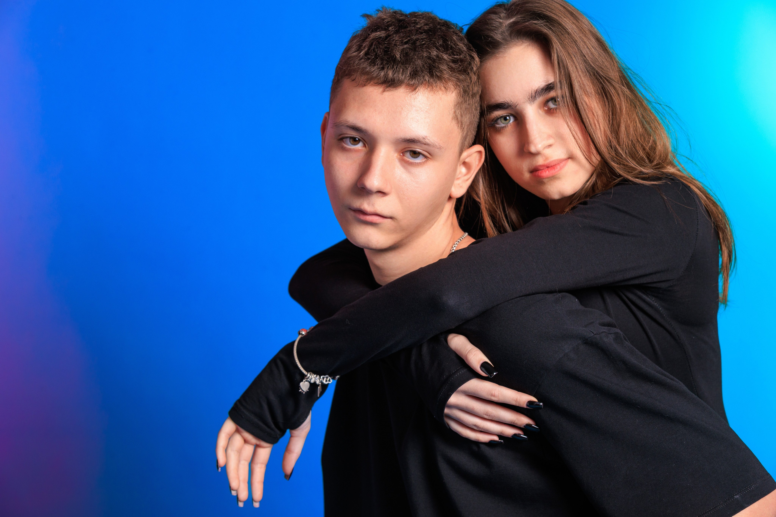 Смотреть фотки в фотостудии. Выпускные альбомы Геленджик, Новороссийск, Краснодар, Туапсе