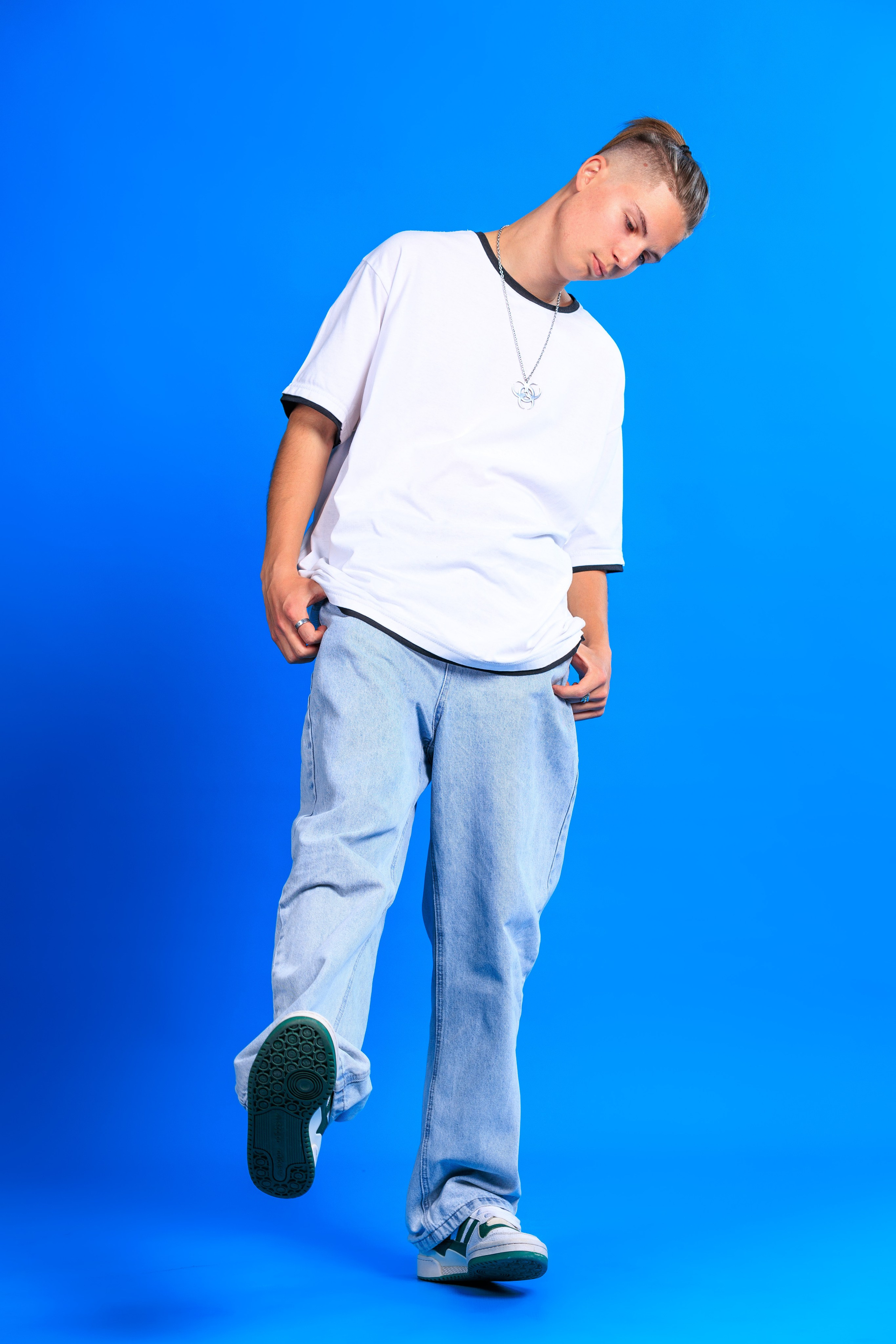 Смотреть фотки в фотостудии. Выпускные альбомы Геленджик, Новороссийск, Краснодар, Туапсе